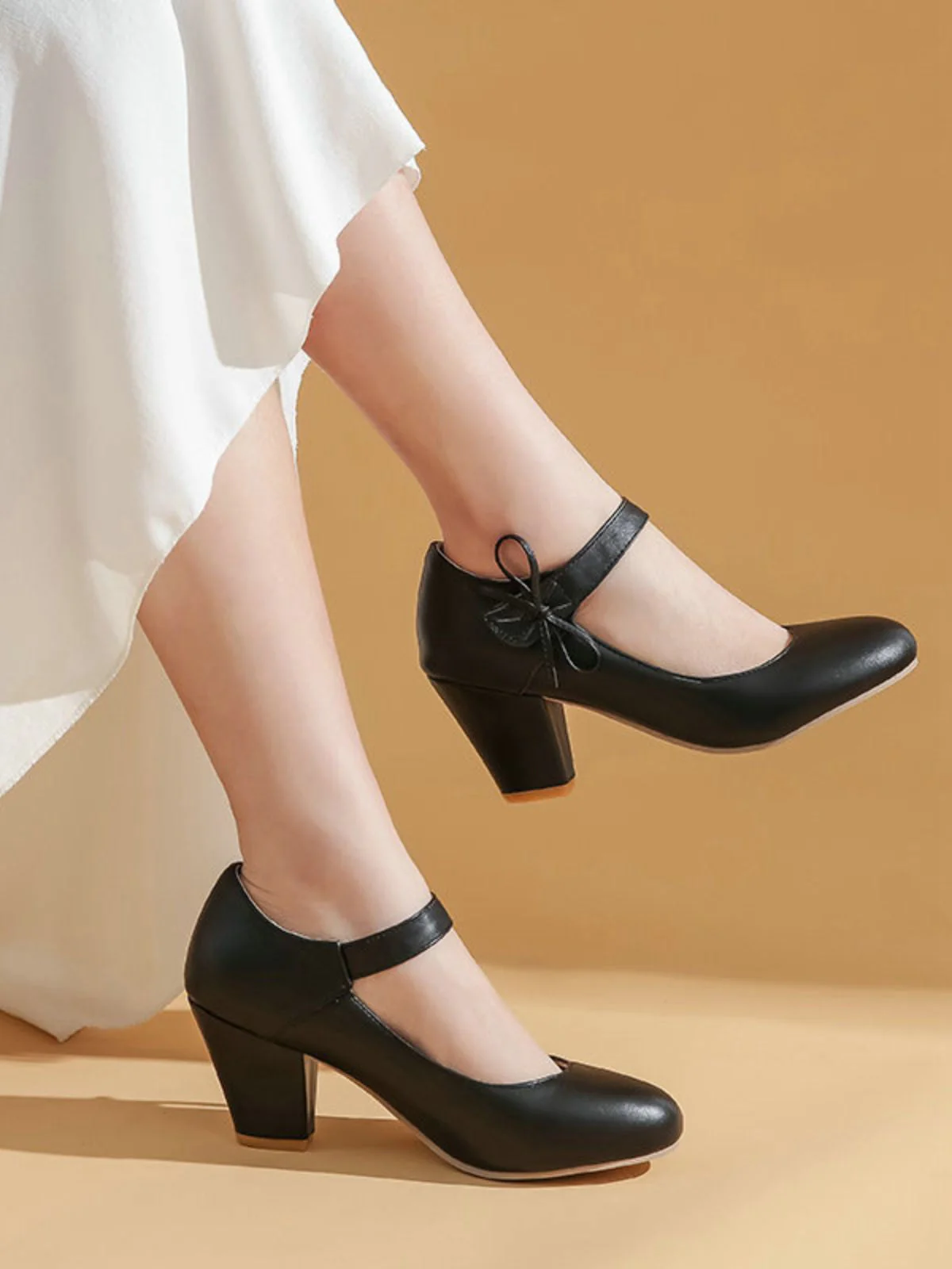 Escarpins rétro à bout rond et nœud papillon à talons épais - Image 17