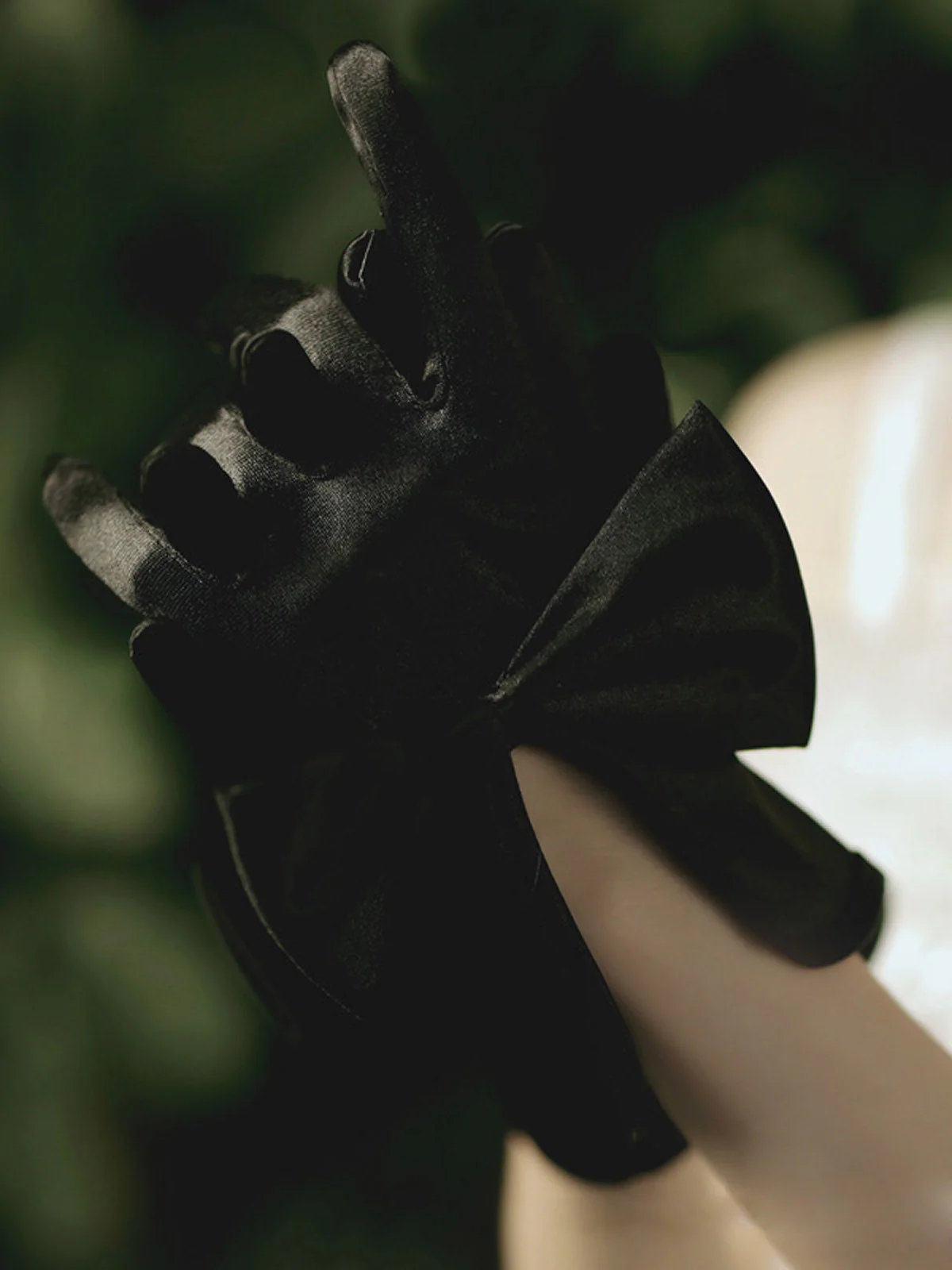Gants Divisés avec Nœud Papillon - Image 7