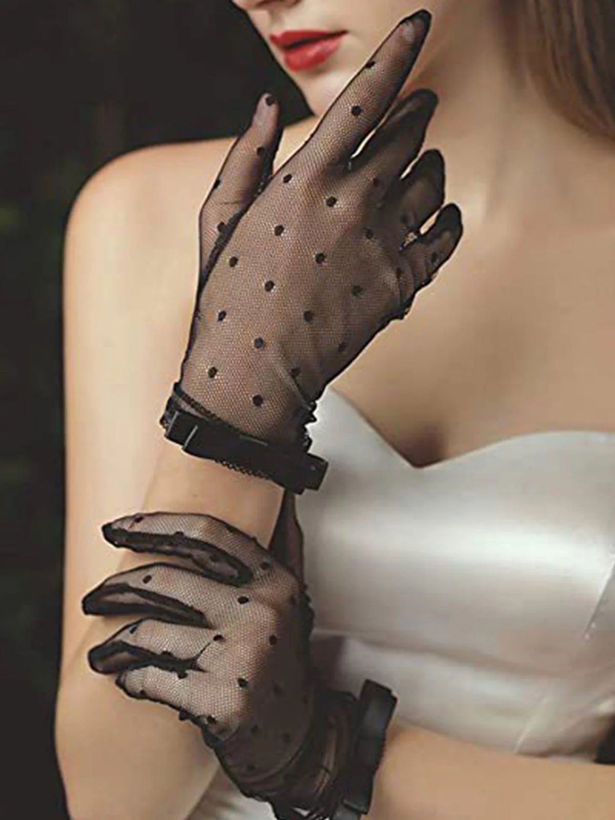 Gants en maille à pois et nœud papillon - Image 2