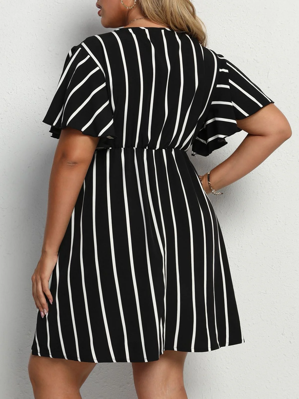 [Grande Taille] Robe Portefeuille Col V à Rayures Années 1970 - Image 5