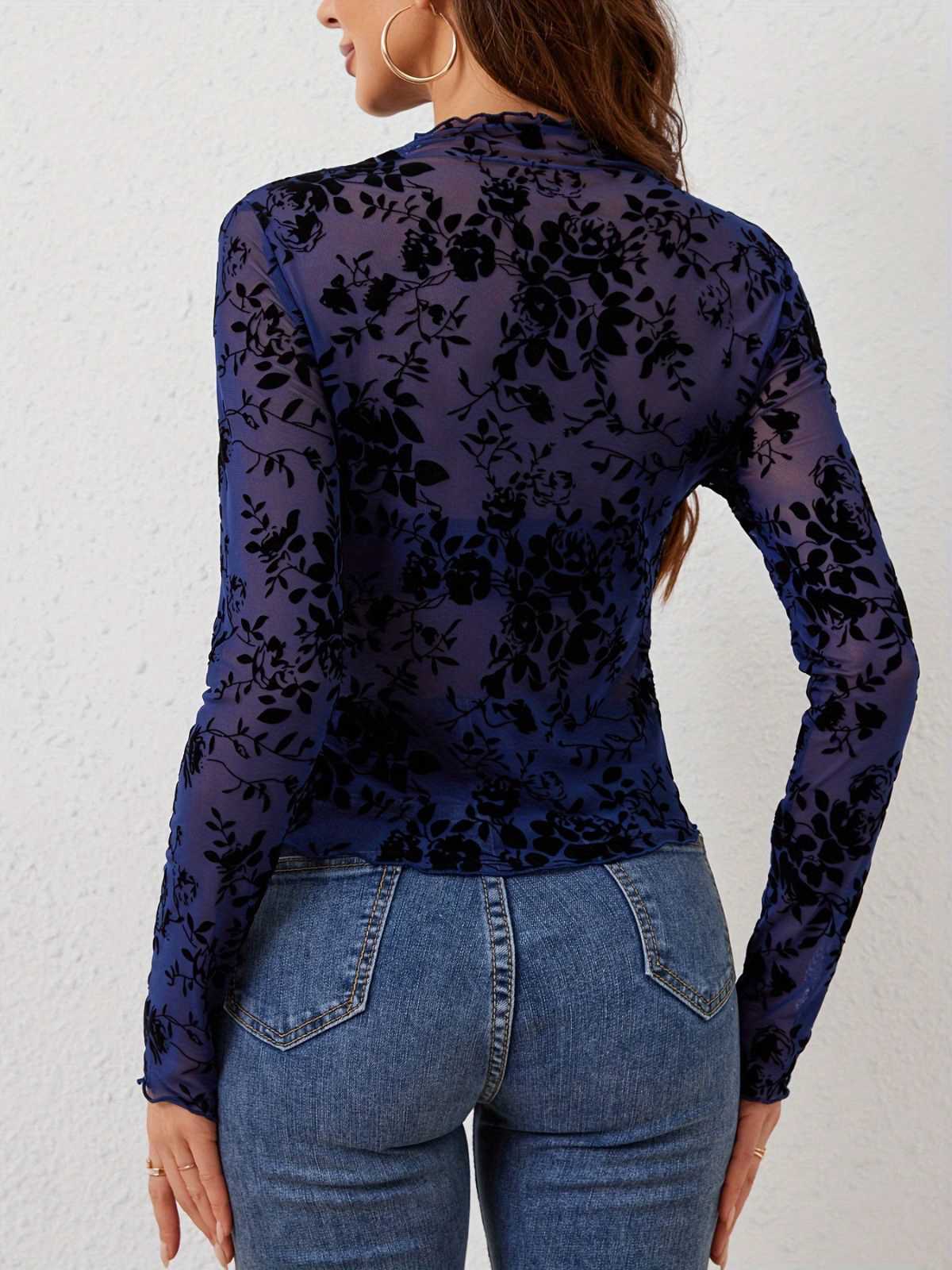 Haut à col roulé court en maille florale floquée des années 1970 - Image 6