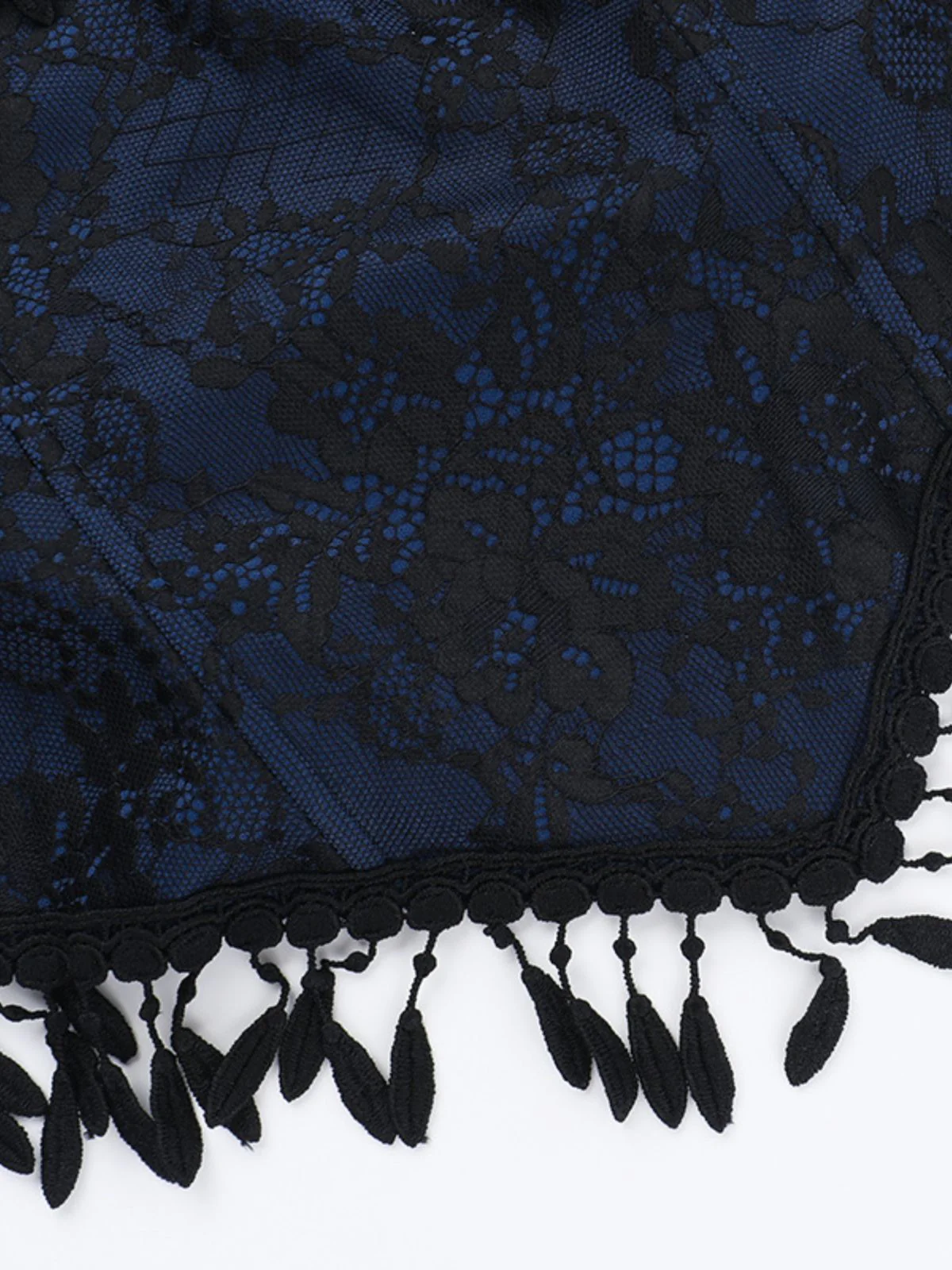 Haut bleu foncé épaules dénudées et pompons en dentelle des années 1930 - Image 5