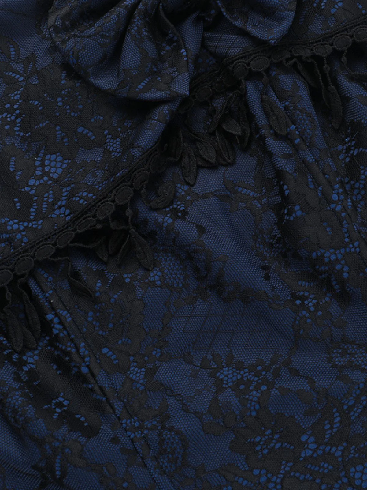 Haut bleu foncé épaules dénudées et pompons en dentelle des années 1930 - Image 7