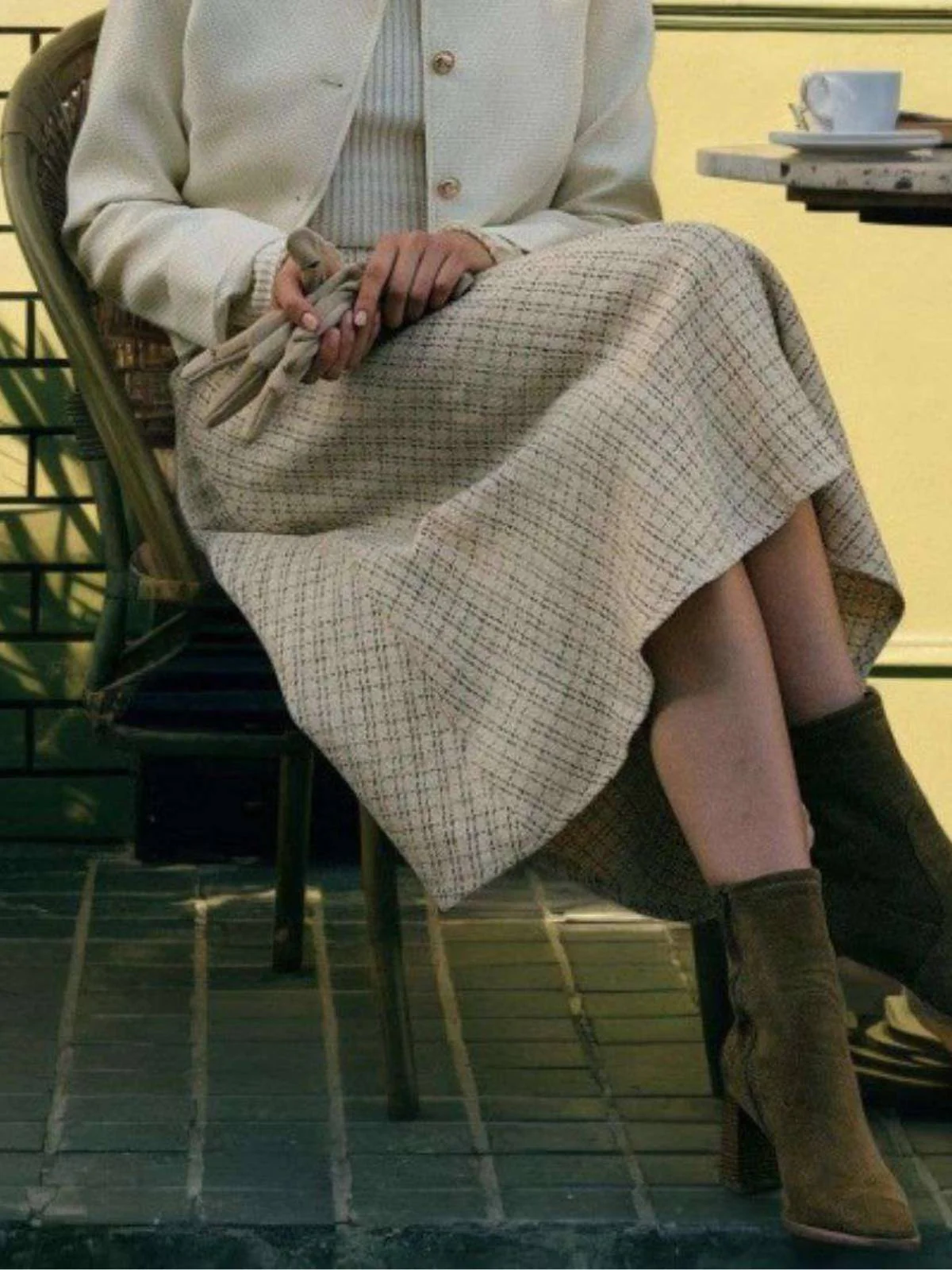 Jupe trapèze beige en tweed à carreaux à boutonsannées 1940 - Image 4