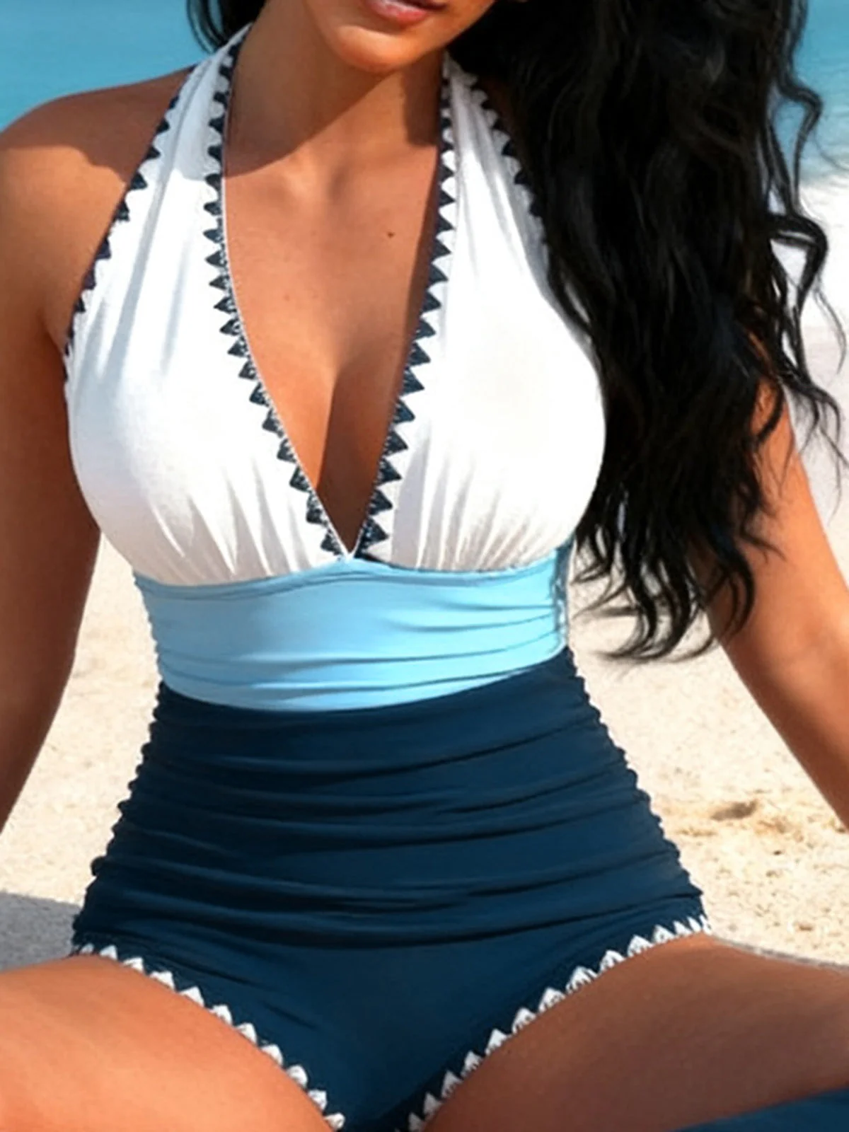 Maillot de bain bleu et blanc brodé de motifs zigzag et à col en V années 1950 - Image 2