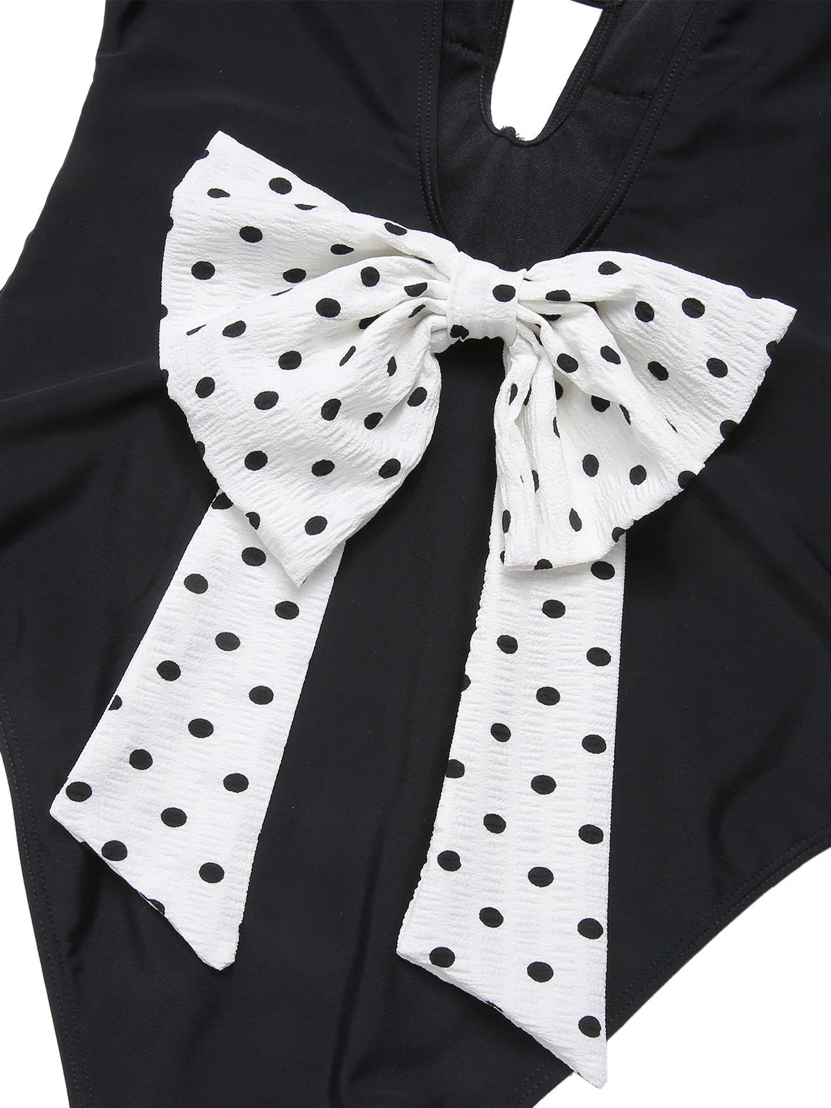 Maillot de bain noir à pois et col en V des années 1950 - Image 6