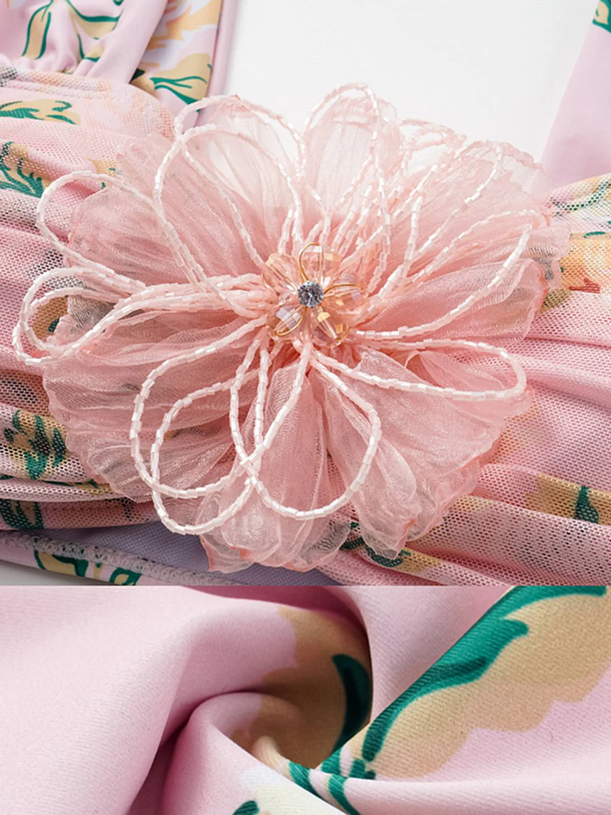 Maillot de bain plissé rose fait main avec fleurs 3D des années 1930 - Image 3