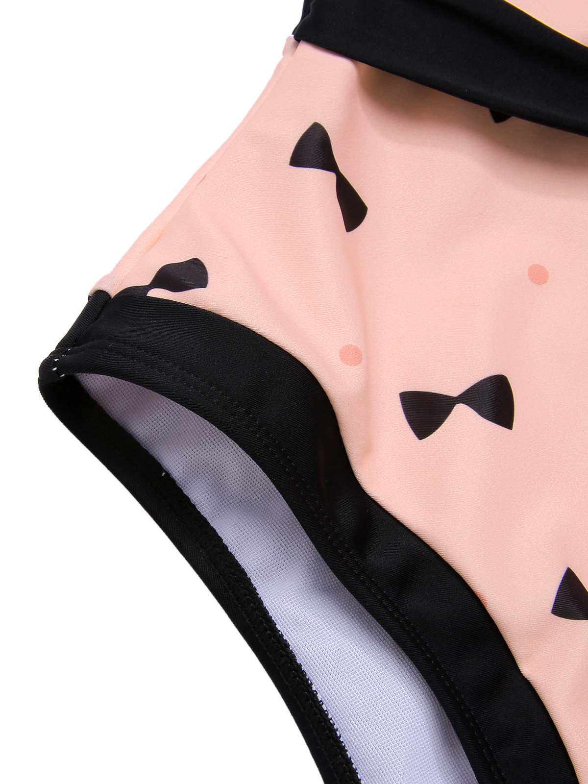 Maillot de bain une pièce rose à imprimé nœud et pois des années 1950 - Image 7