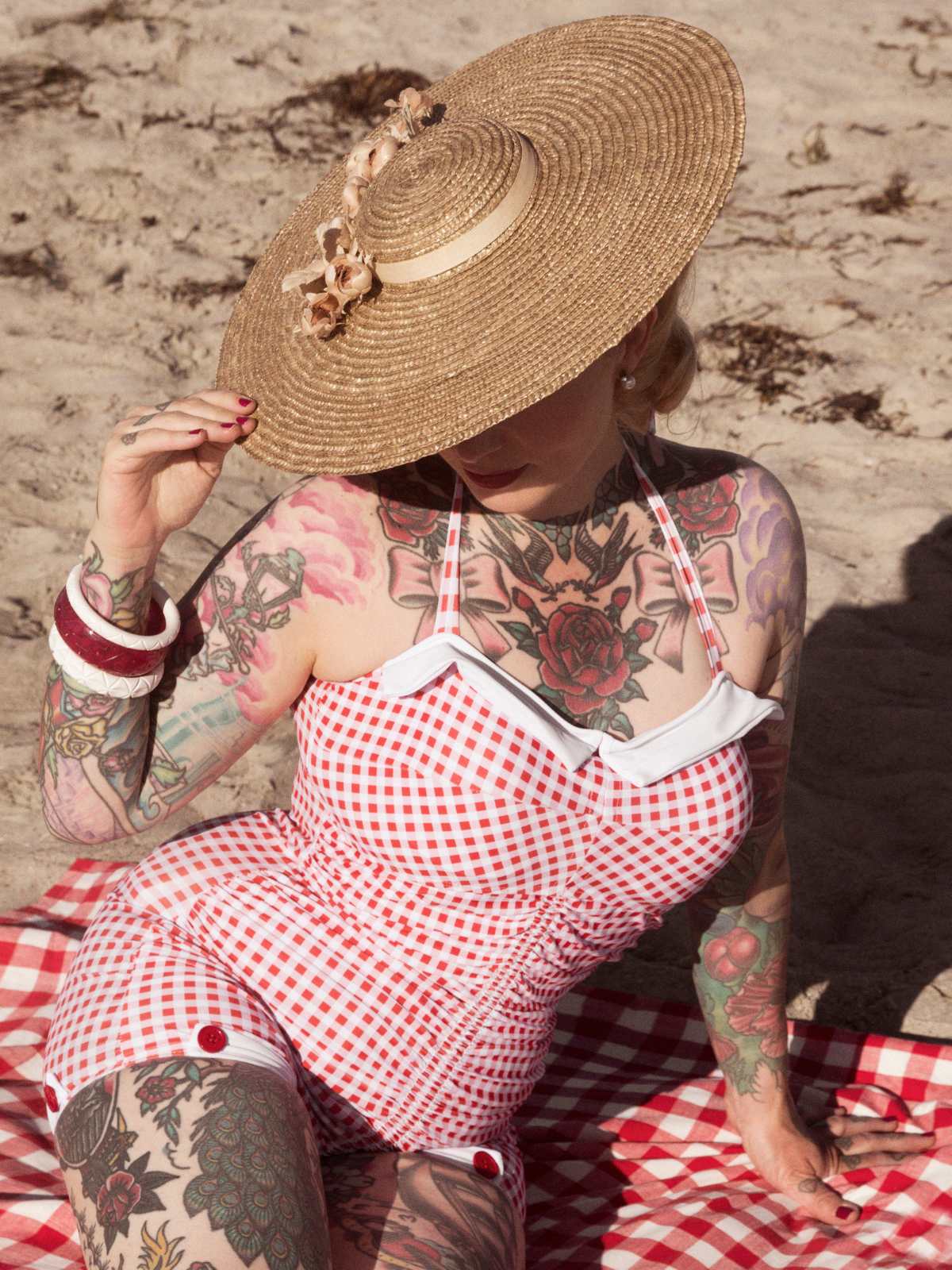 Maillot de bain une pièce rayé à pois et à nœud papillon années 1950 - Image 9