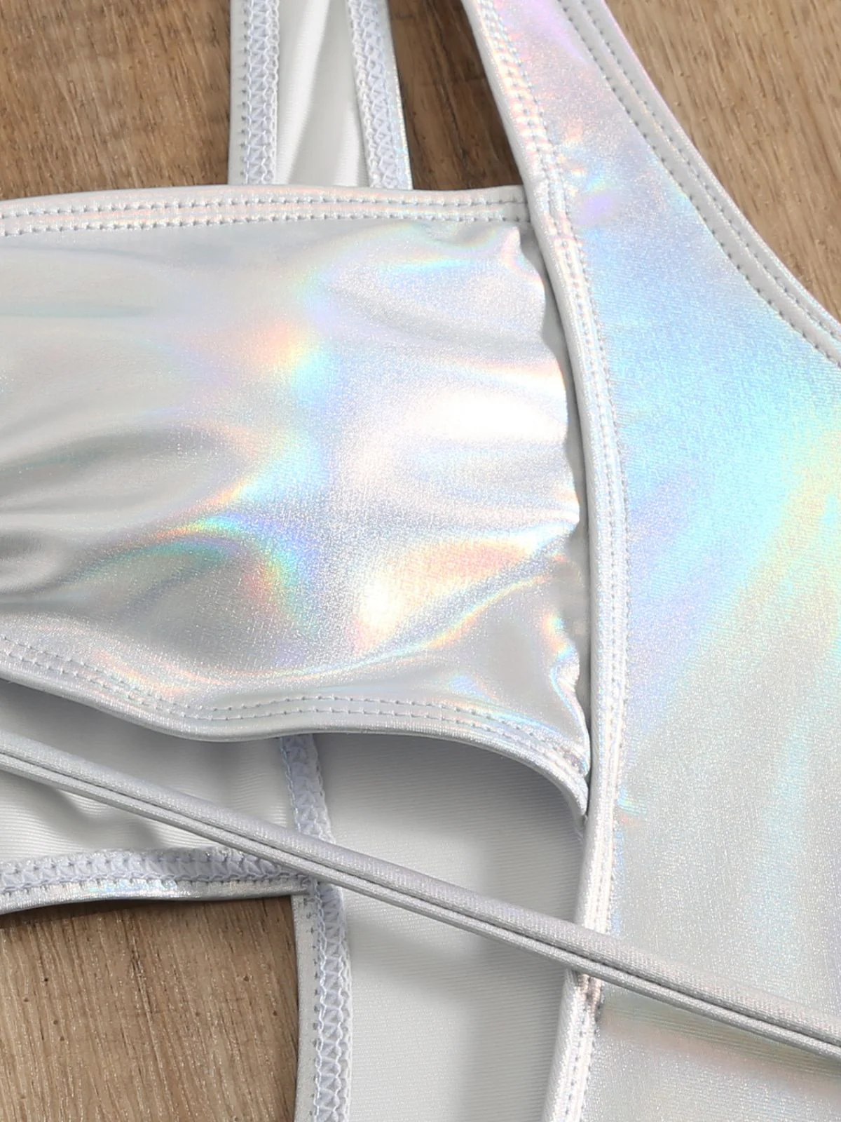 Maillot de bain une pièce métallisé à découpes et décolleté dos nu années 1970 - Image 10