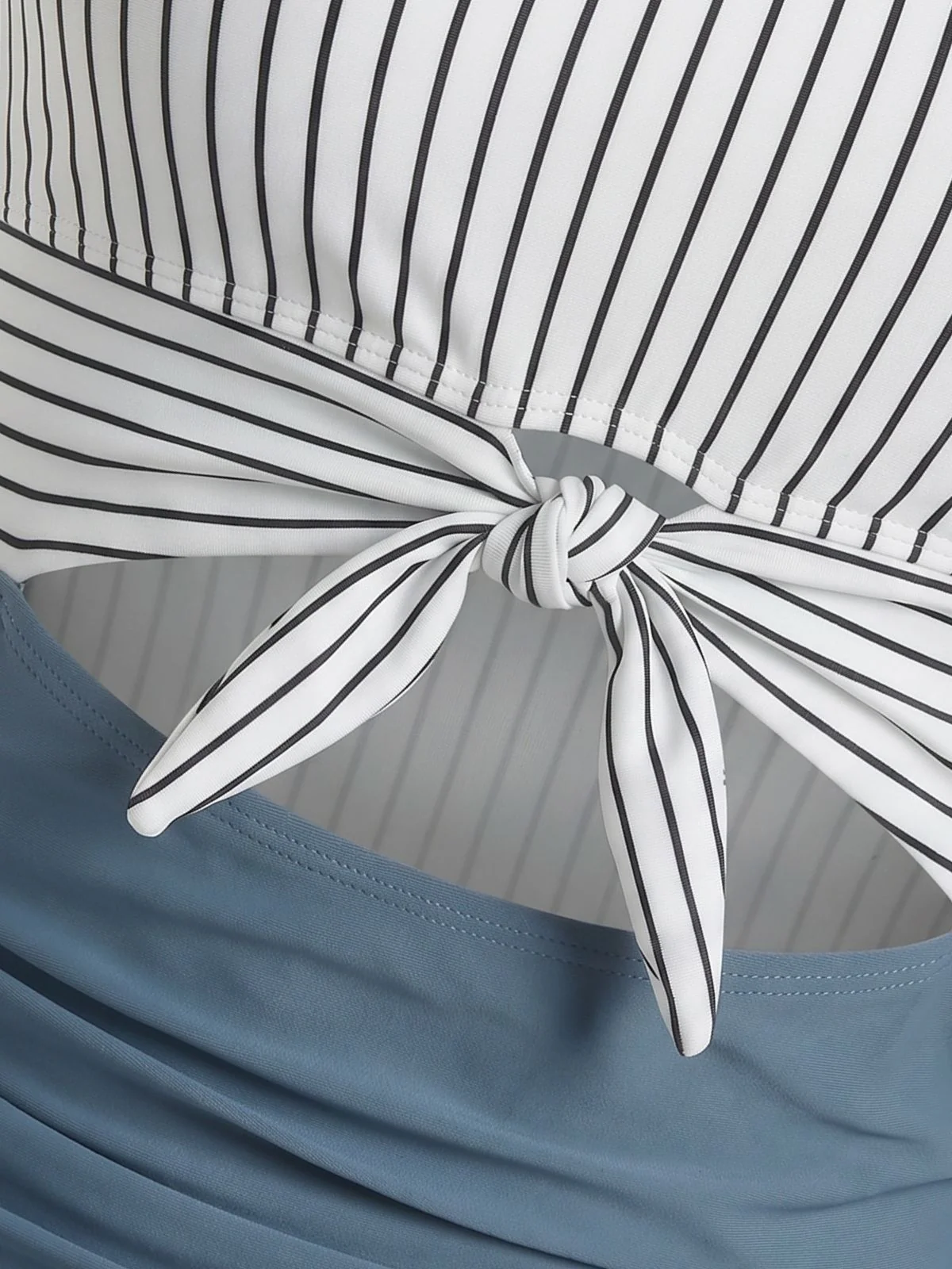 Maillot de Bain Une Pièce Rayé Découpé Bleu Années 1930 - Image 5