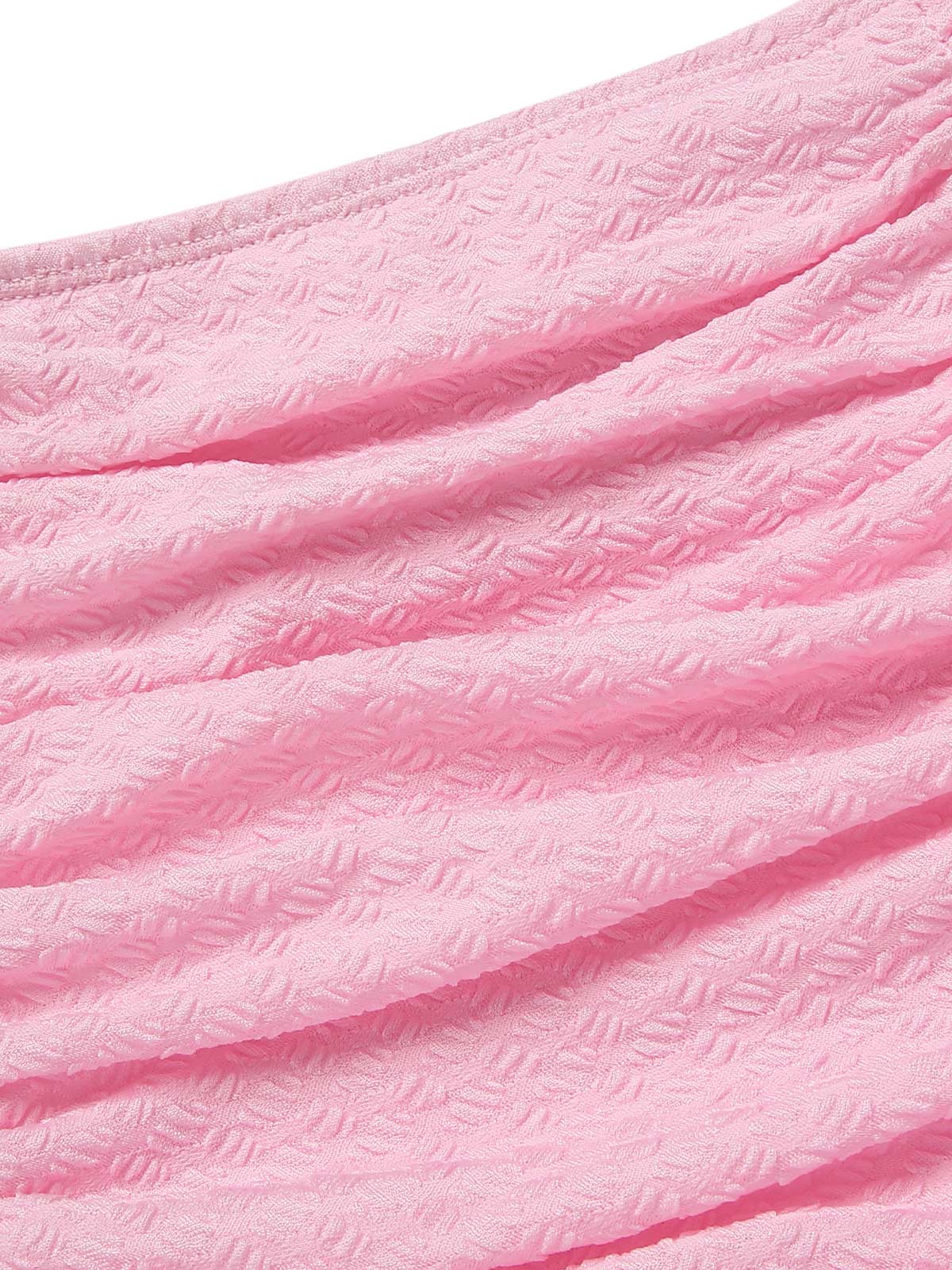Maillot de Bain uni rose à bretelles et volants des années 1950 - Image 6