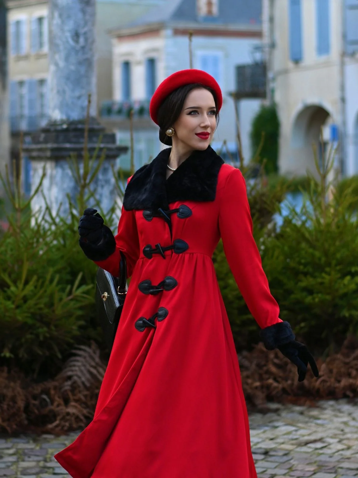 Manteau à col en fourrure rouge et noir des années 1950 - Image 2