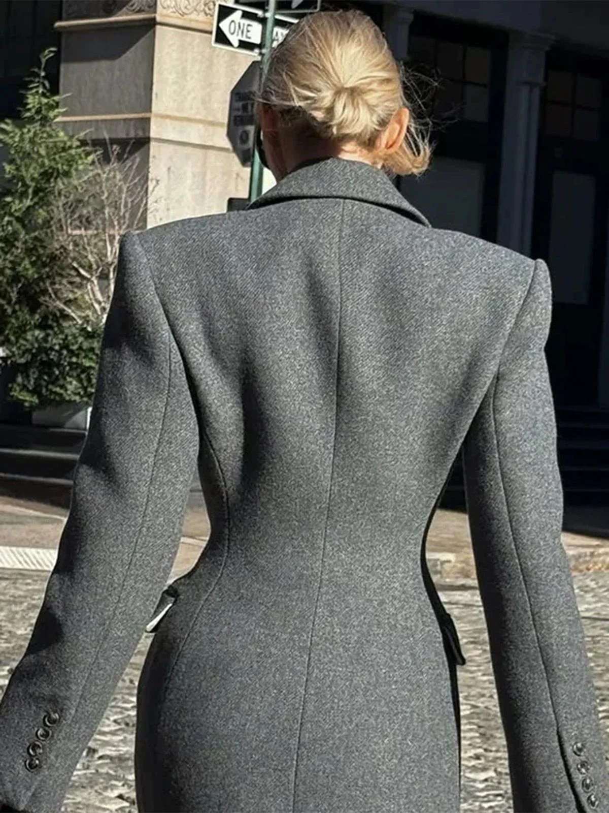 Manteau longue gris à boutons col revers unis des années 1930 - Image 7