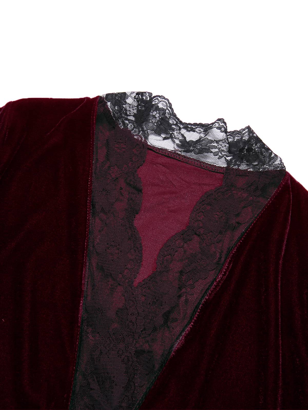 Peignoir de nuit en velours avec bordure en dentelle des années 1970 - Image 4