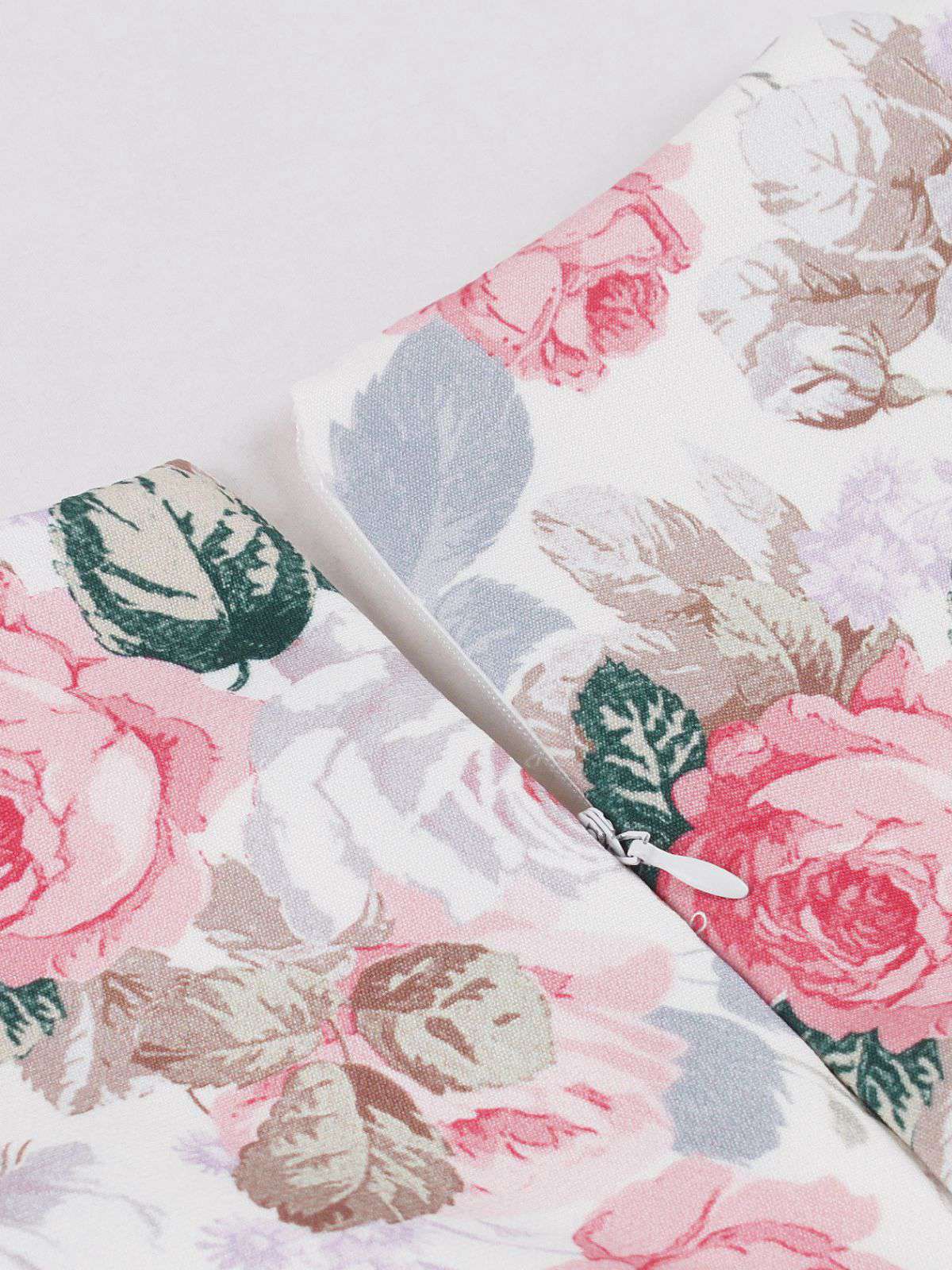 Robe trapèze rose motif fleurs et col en cœur des années 1950 - Image 4
