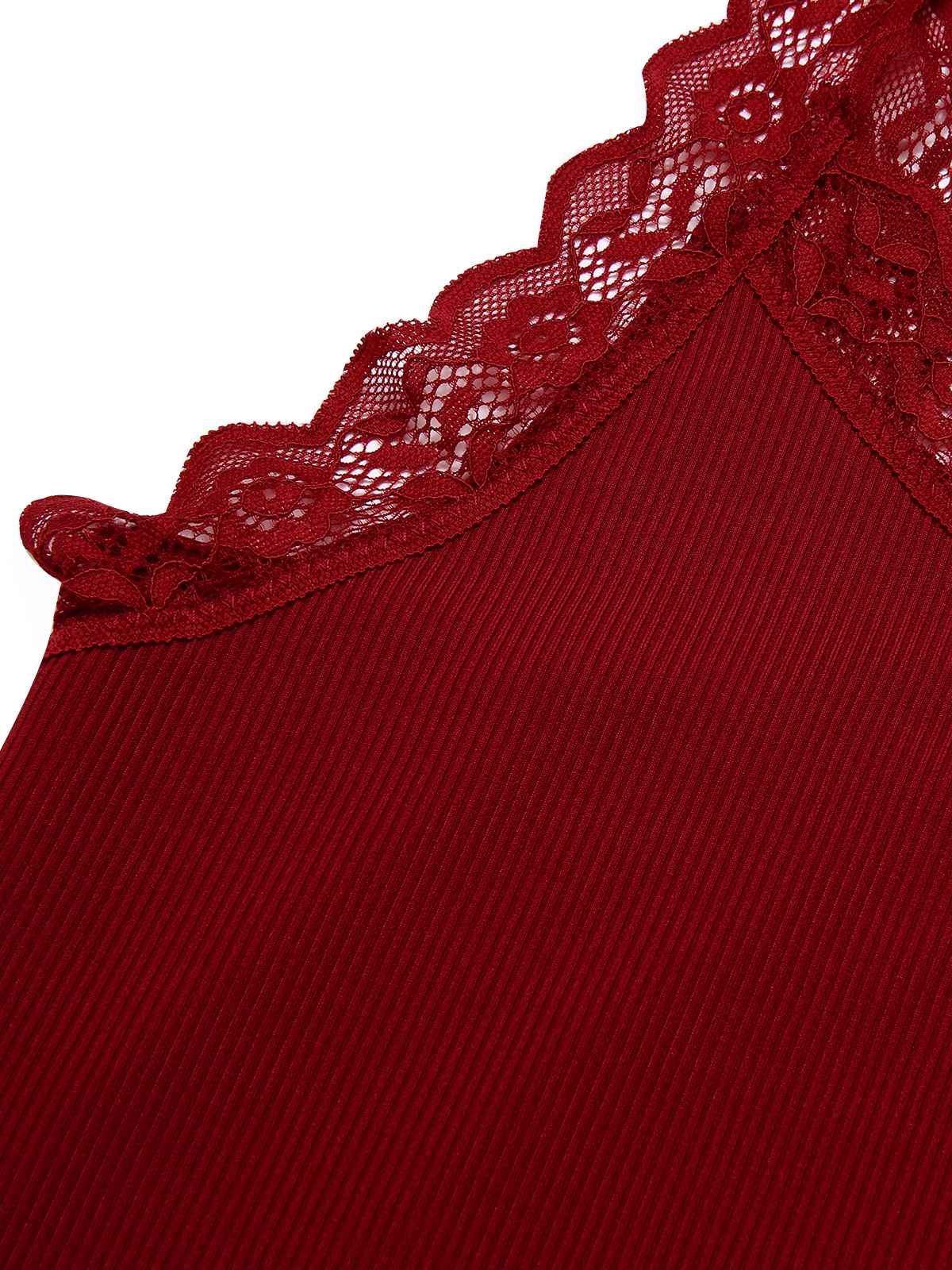 Pyjama rouge à bretelles avec bordure en dentelle des années 1970 - Image 4