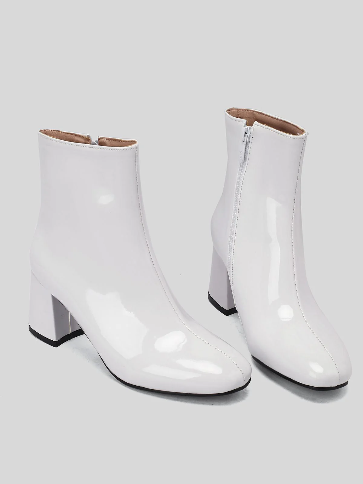 Bottines à talons épais en cuir verni rétro - Image 3