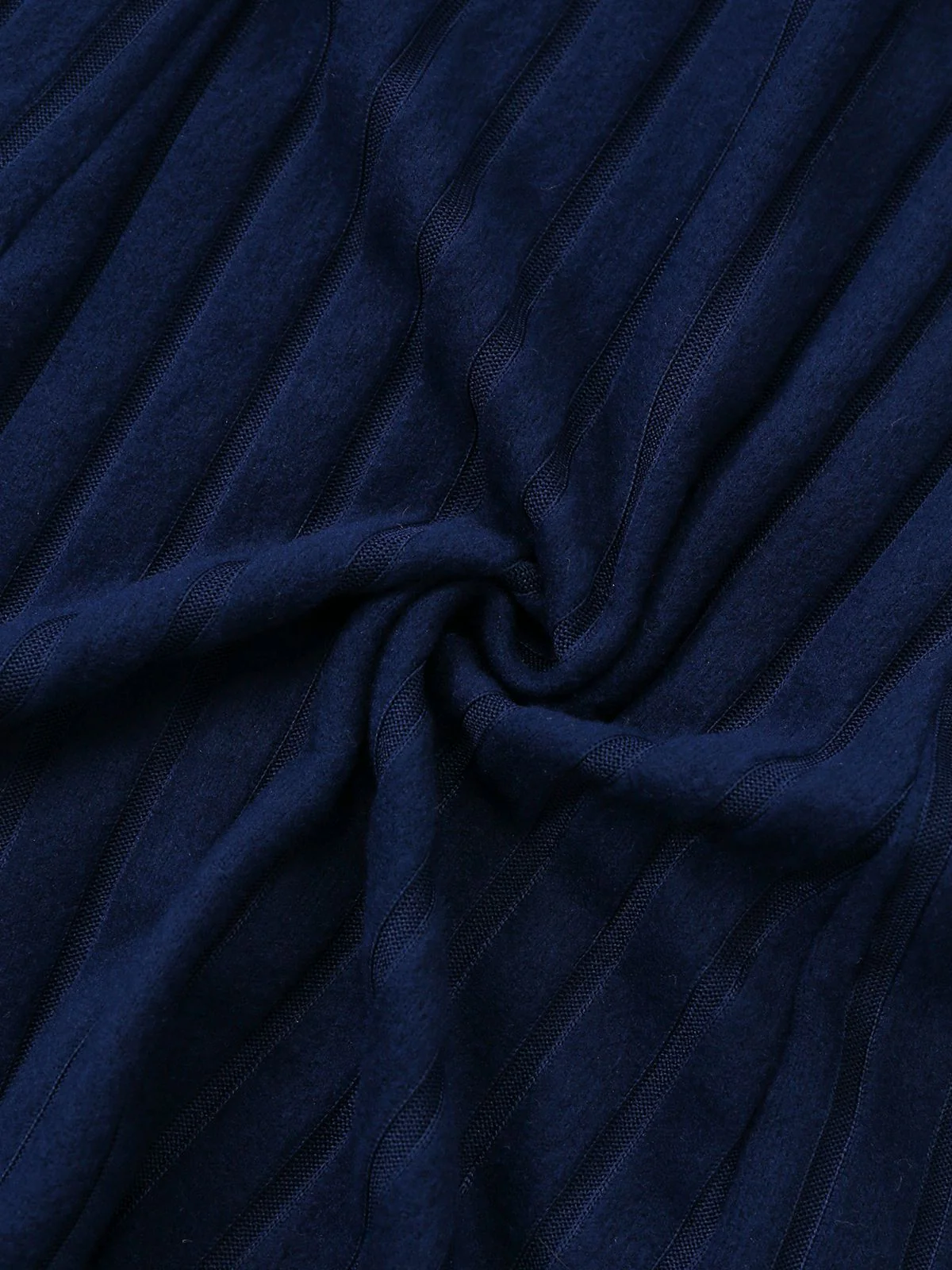 Robe à capuche en tricot côtelée et découpes avec cape des années 1940 - Image 3