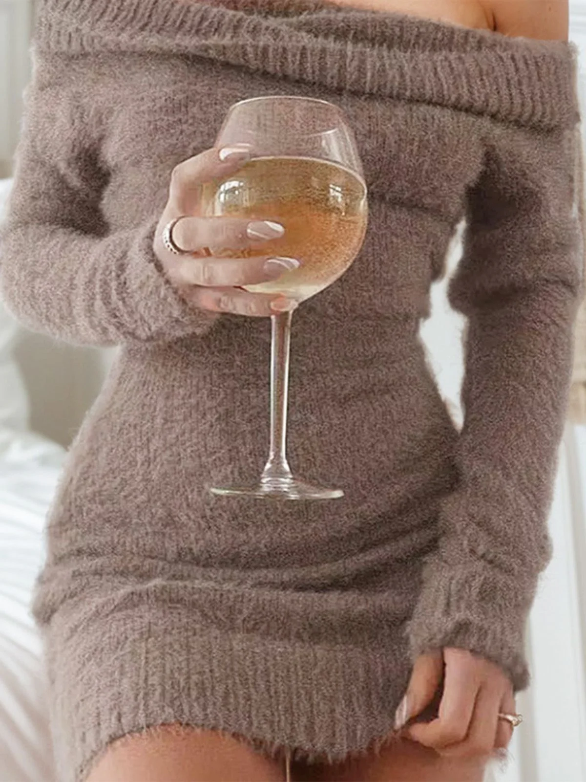 Robe à épaules dénudées manches longues en mohair des années 1980 - Image 12