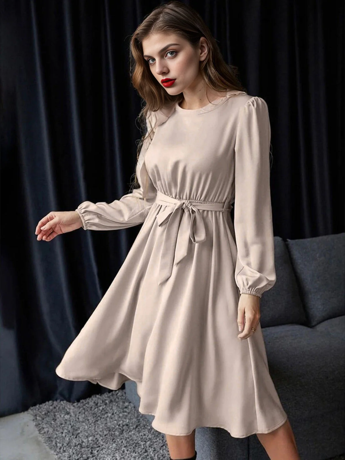 Robe à manches longues à lacets unie des années 1940 - Image 5