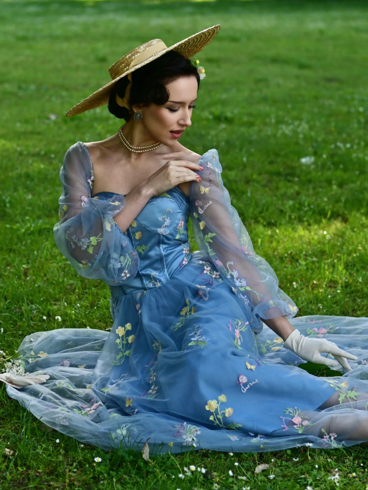 Robe à manches longues en maille brodée de fleurs bleues 1930s - Image 3