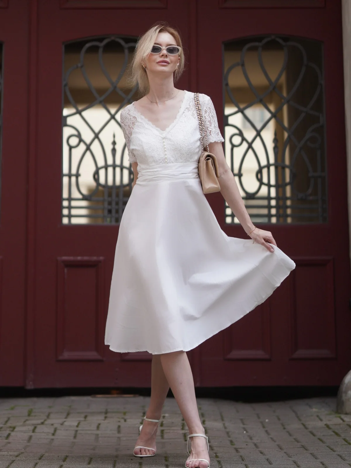 Robe blanche en patchwork de dentelle col V années 1940 - Image 3