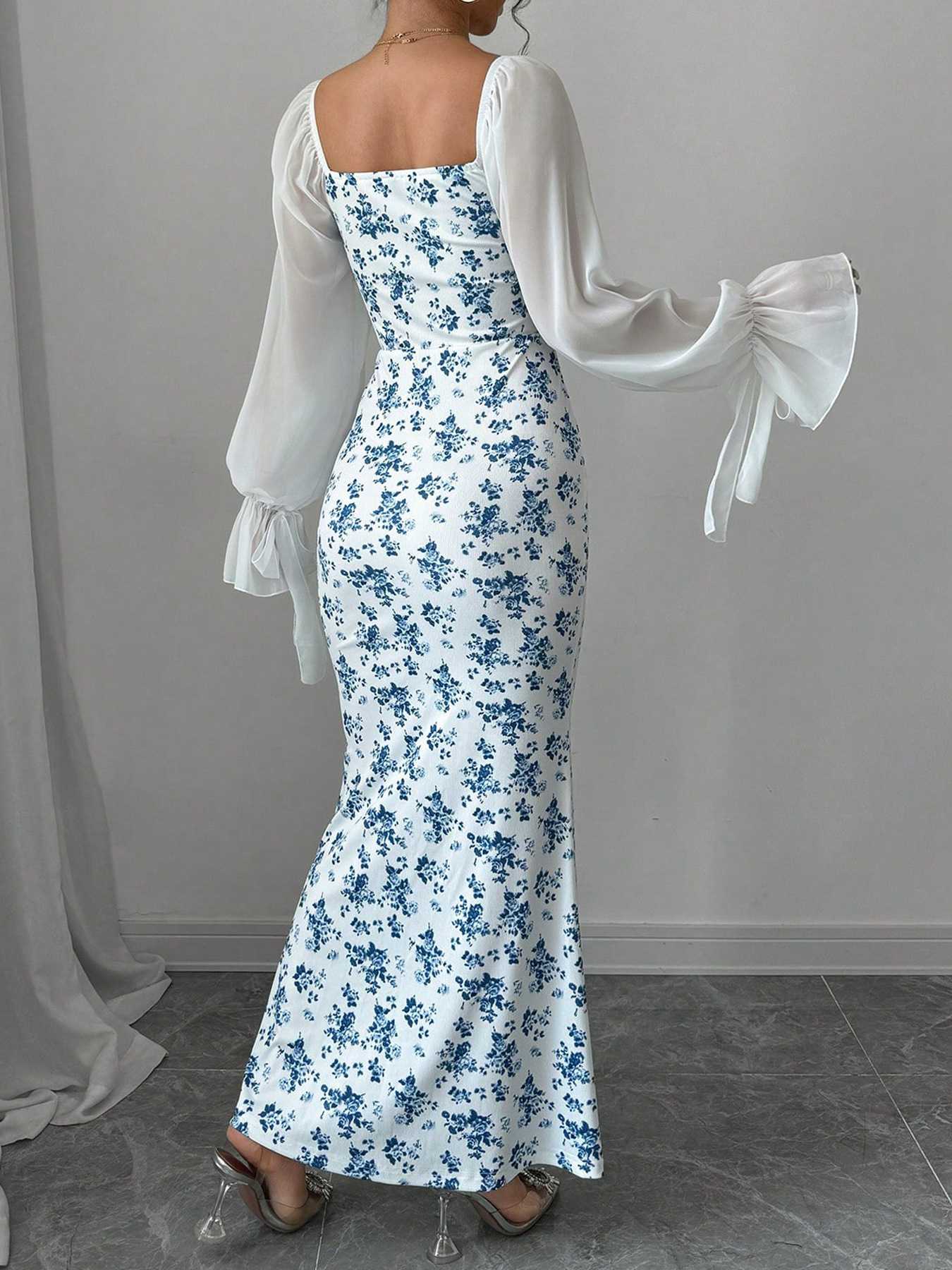 Robe bleue à petites fleurs en mousseline de soie des années 1930 - Image 2
