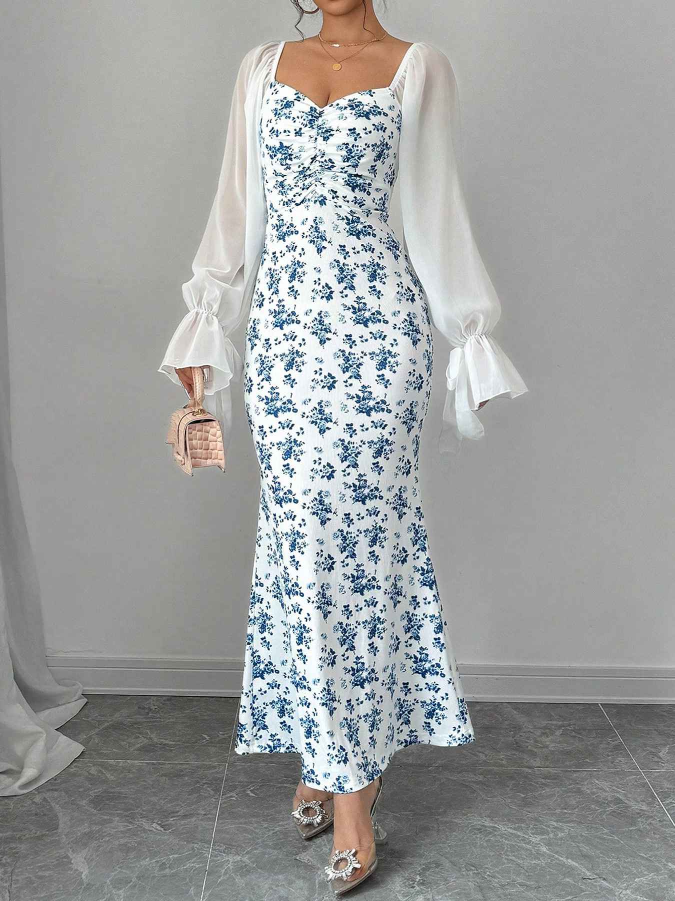 Robe bleue à petites fleurs en mousseline de soie des années 1930 - Image 3