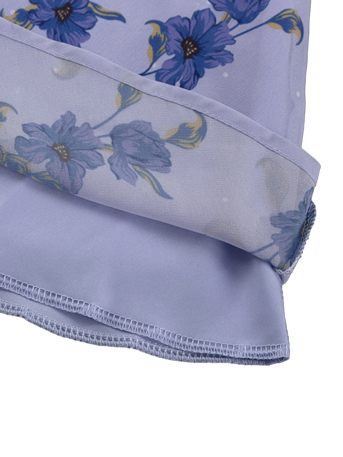 Robe bleue col V manches bouffantes taille haute et motif floral années 1950 - Image 6