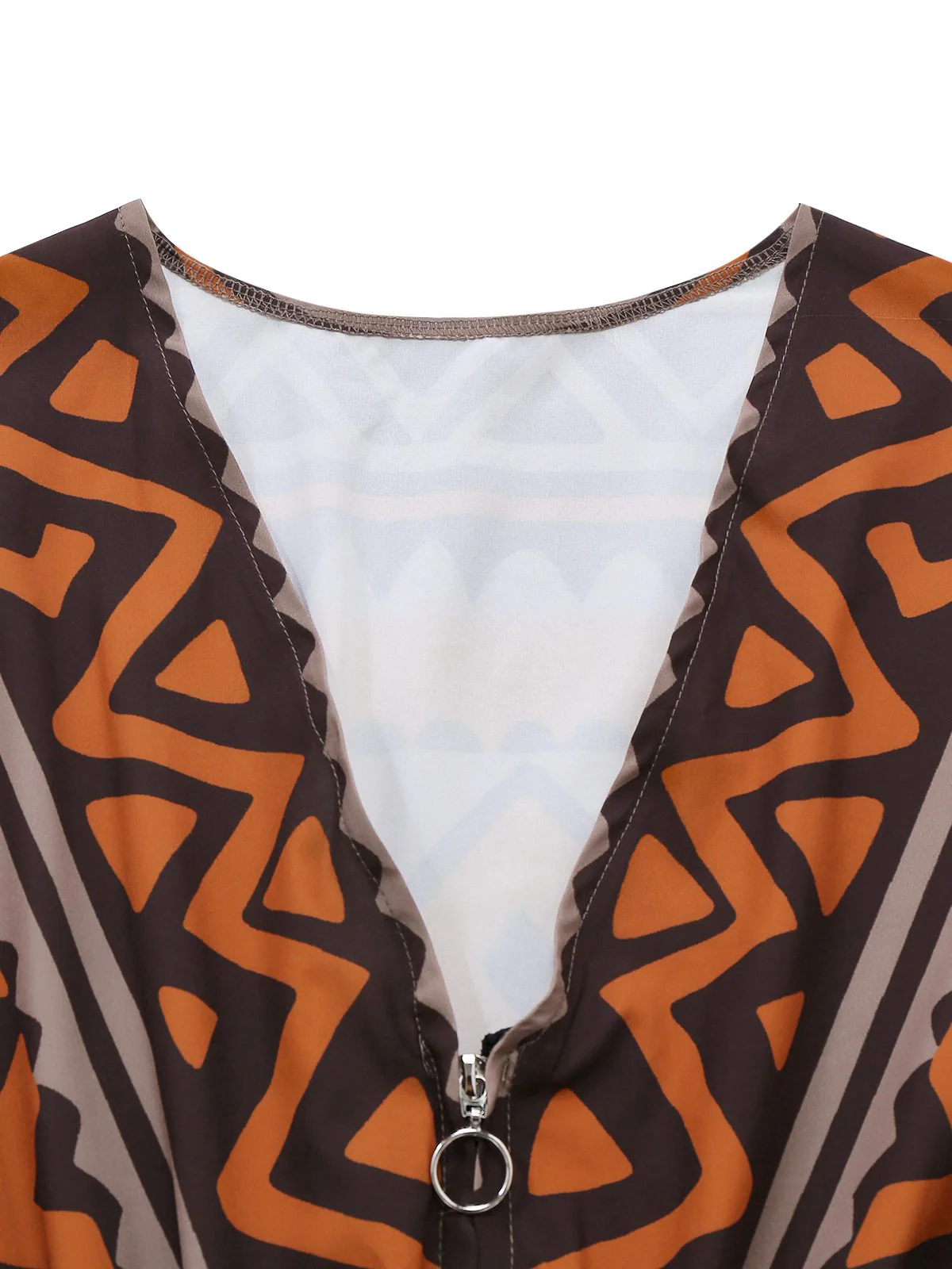 Robe bohème marron à imprimé tribal et décolleté en V profond style années 1970 - Image 4