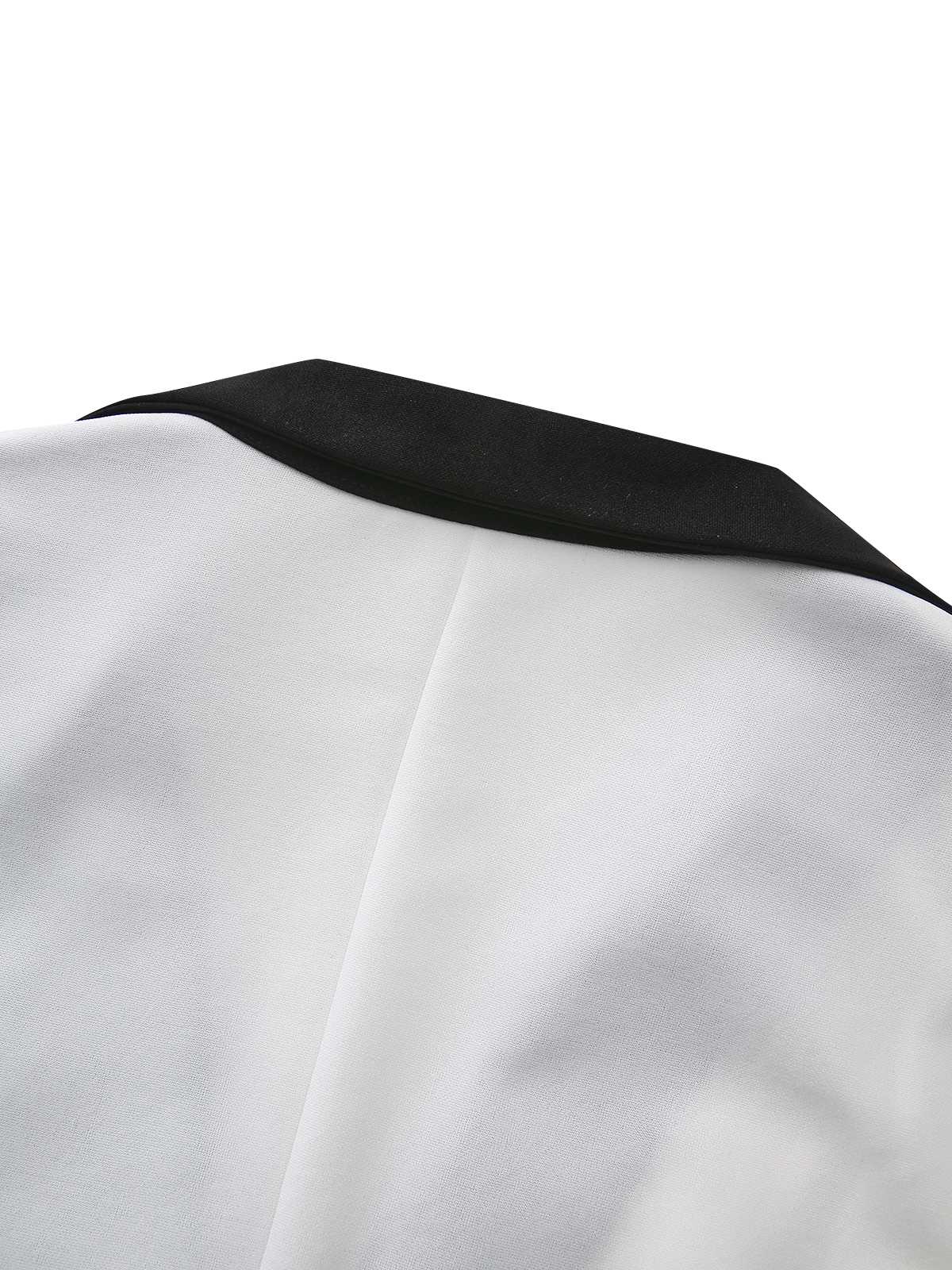 Robe boutonnée à col en V profond blanche et noire années 1940 - Image 5