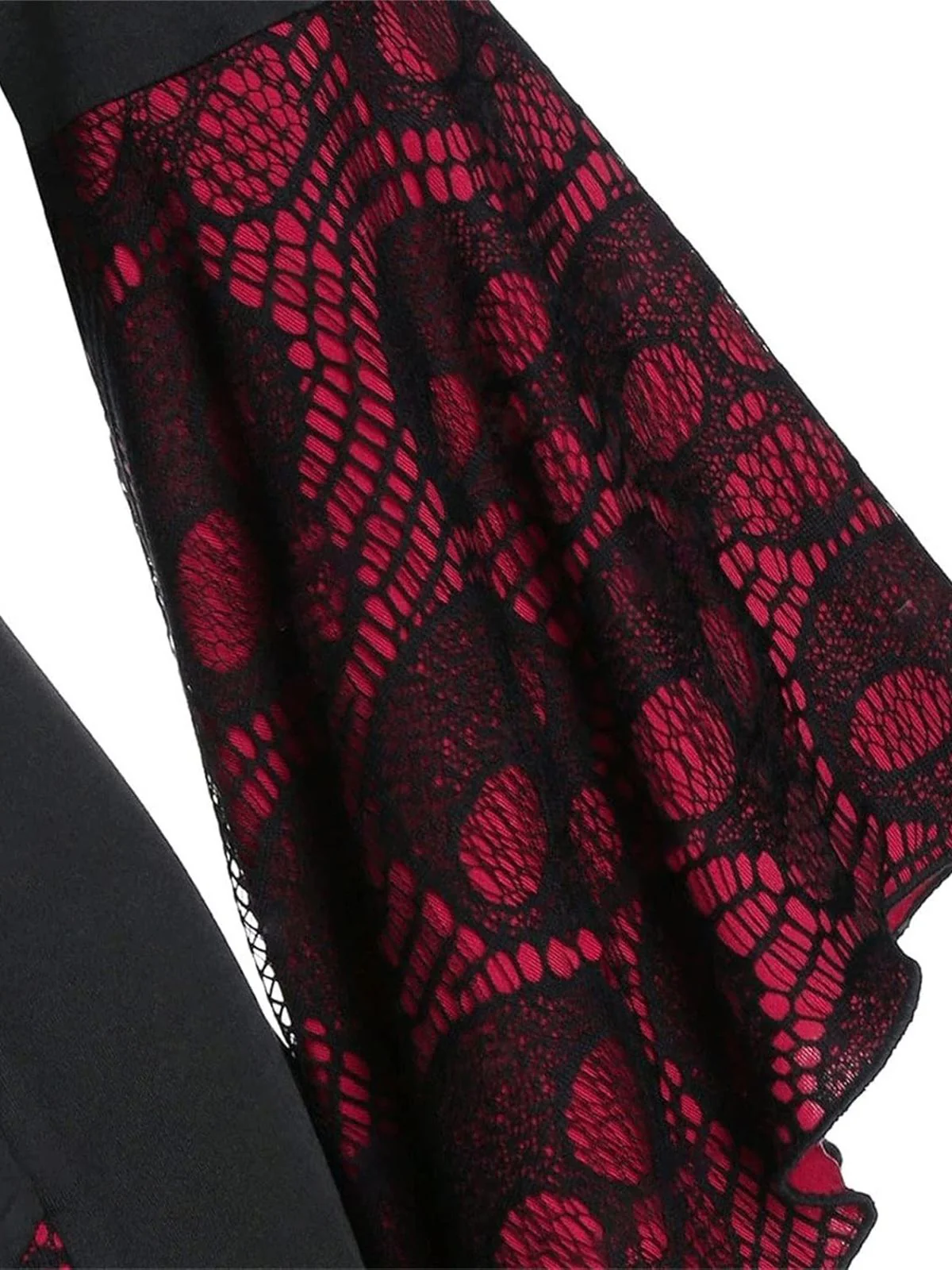 Robe boutonnée en dentelle à motif tête de mort rouge vin noir des années 40 - Image 4