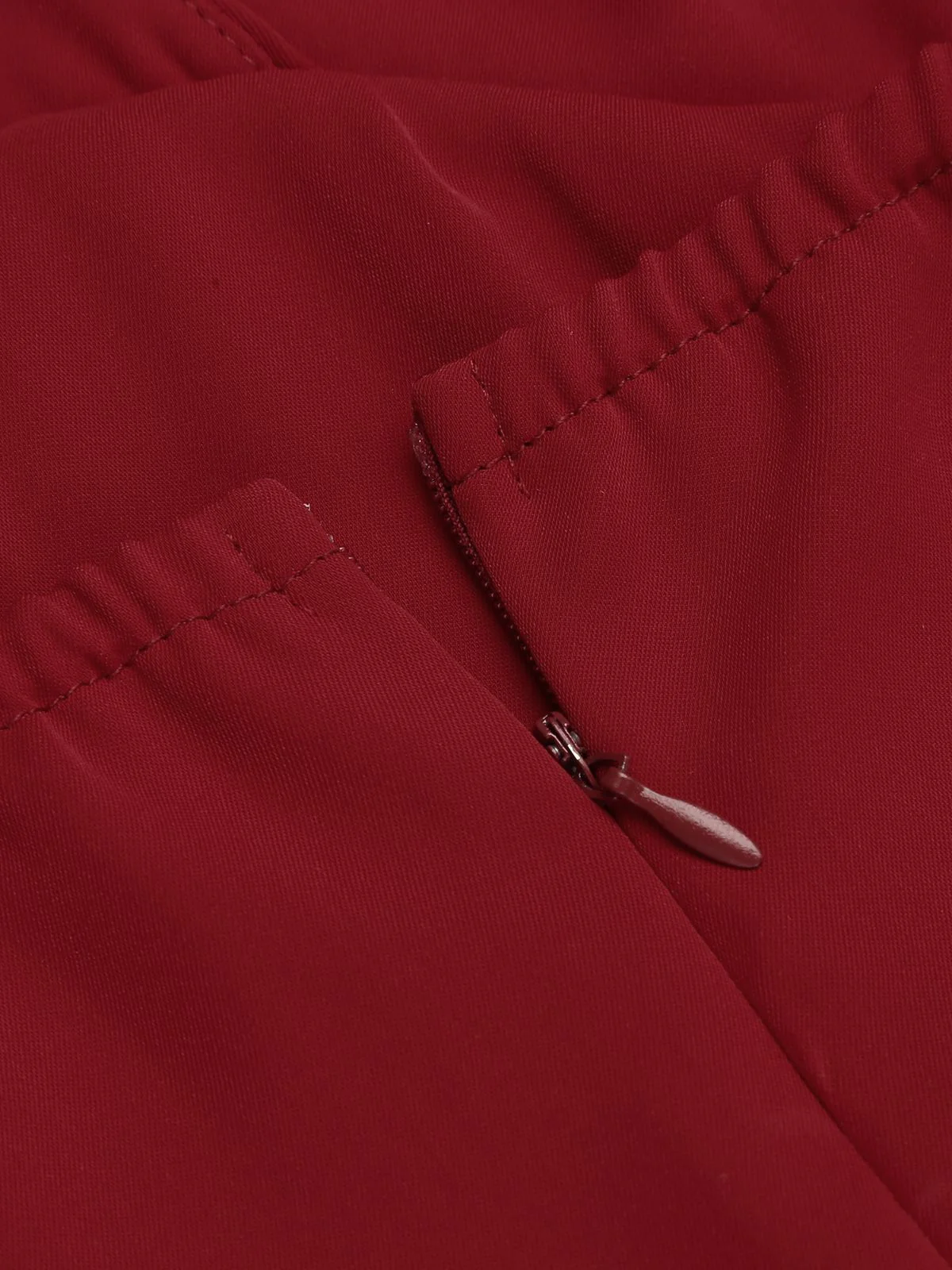 Robe Crayon Vintage Rouge Année 60 à Col Licou - Image 11
