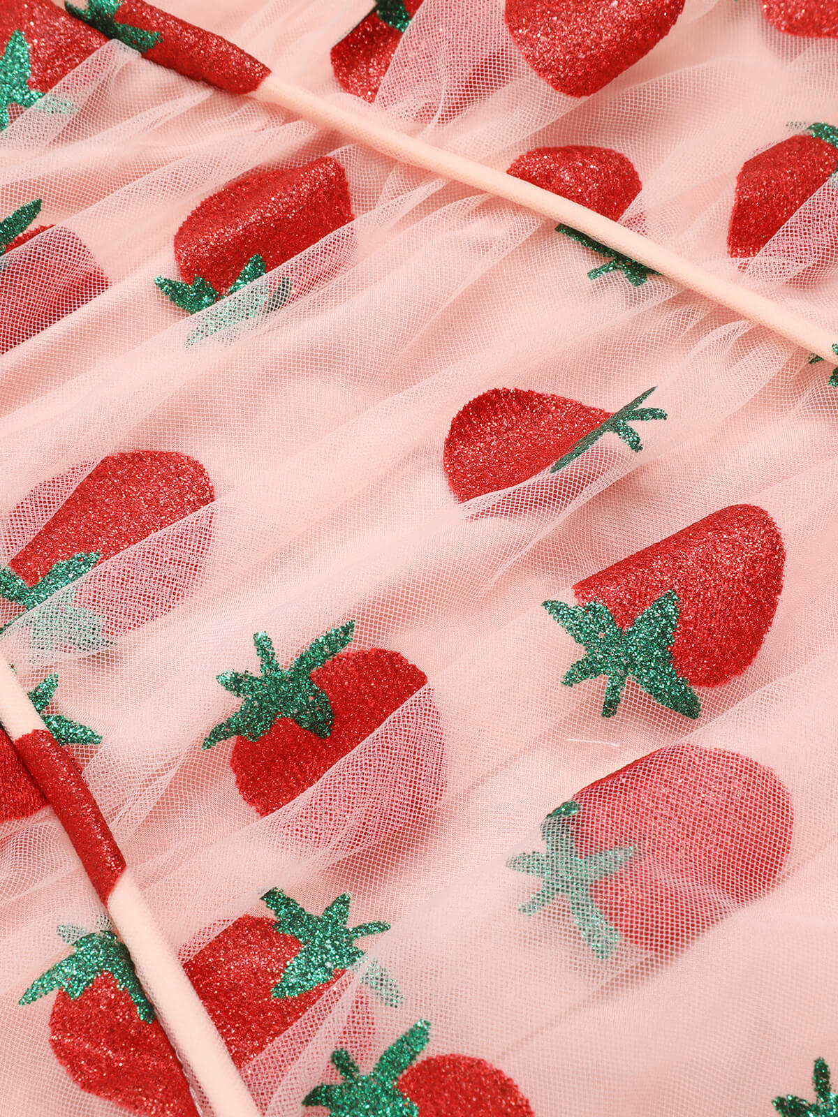 Robe crayon à bretelles aux fraises rose des années 1960 - Image 6