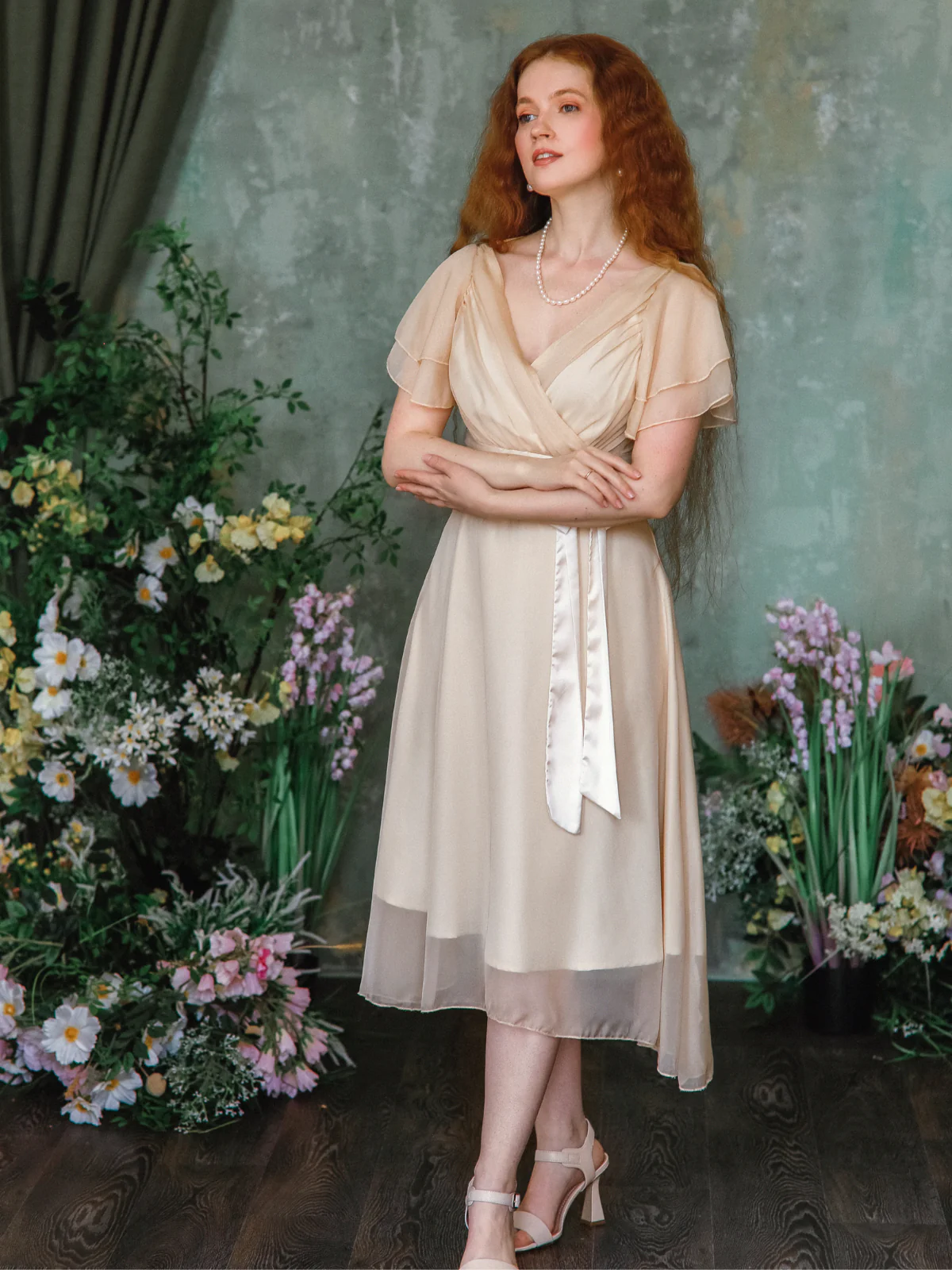 Robe de cocktail champagne en tulle satiné 1950s - Image 2