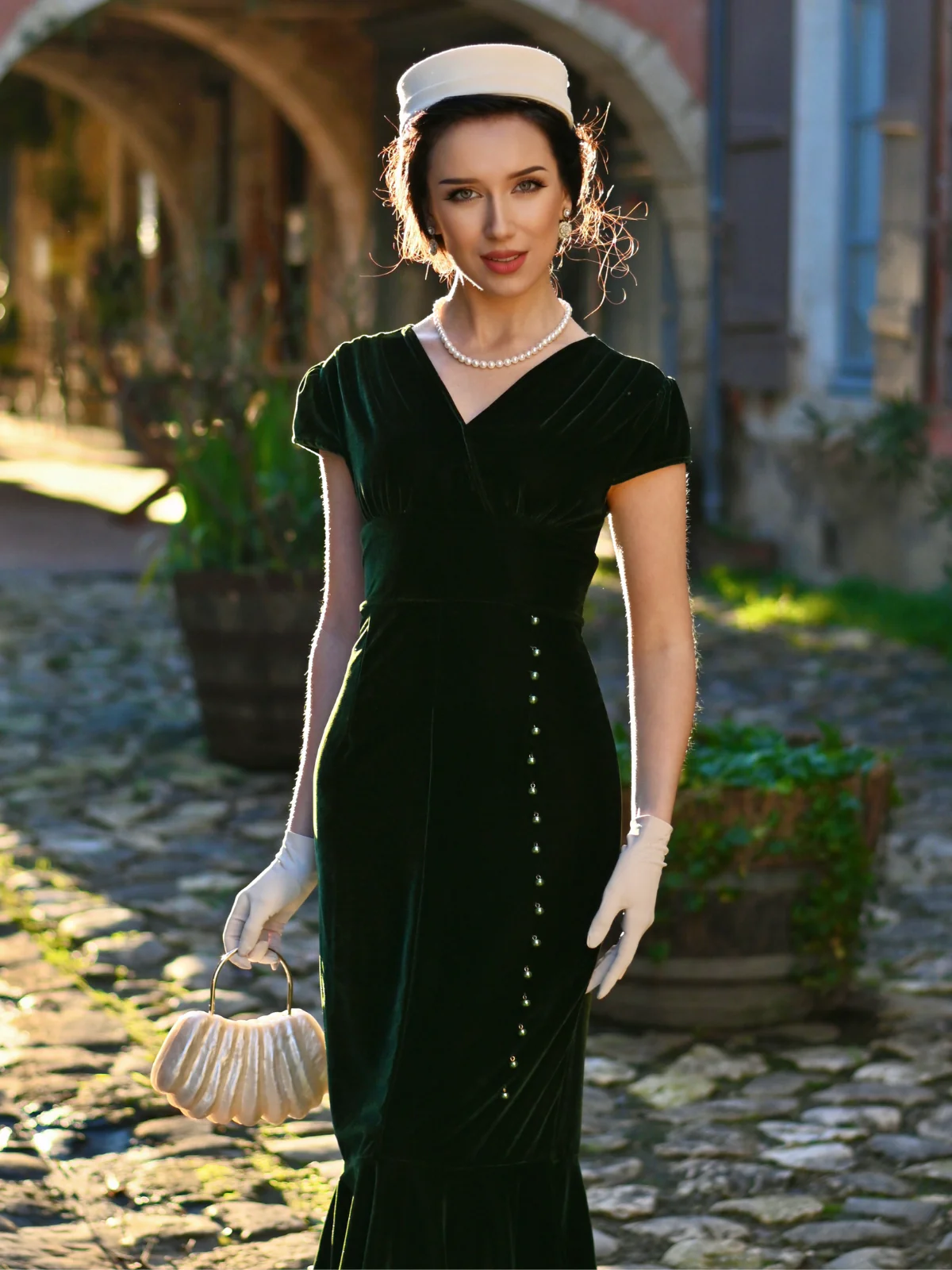 Robe de sirène en velours vert col en V et boutons des années 1930 - Image 2