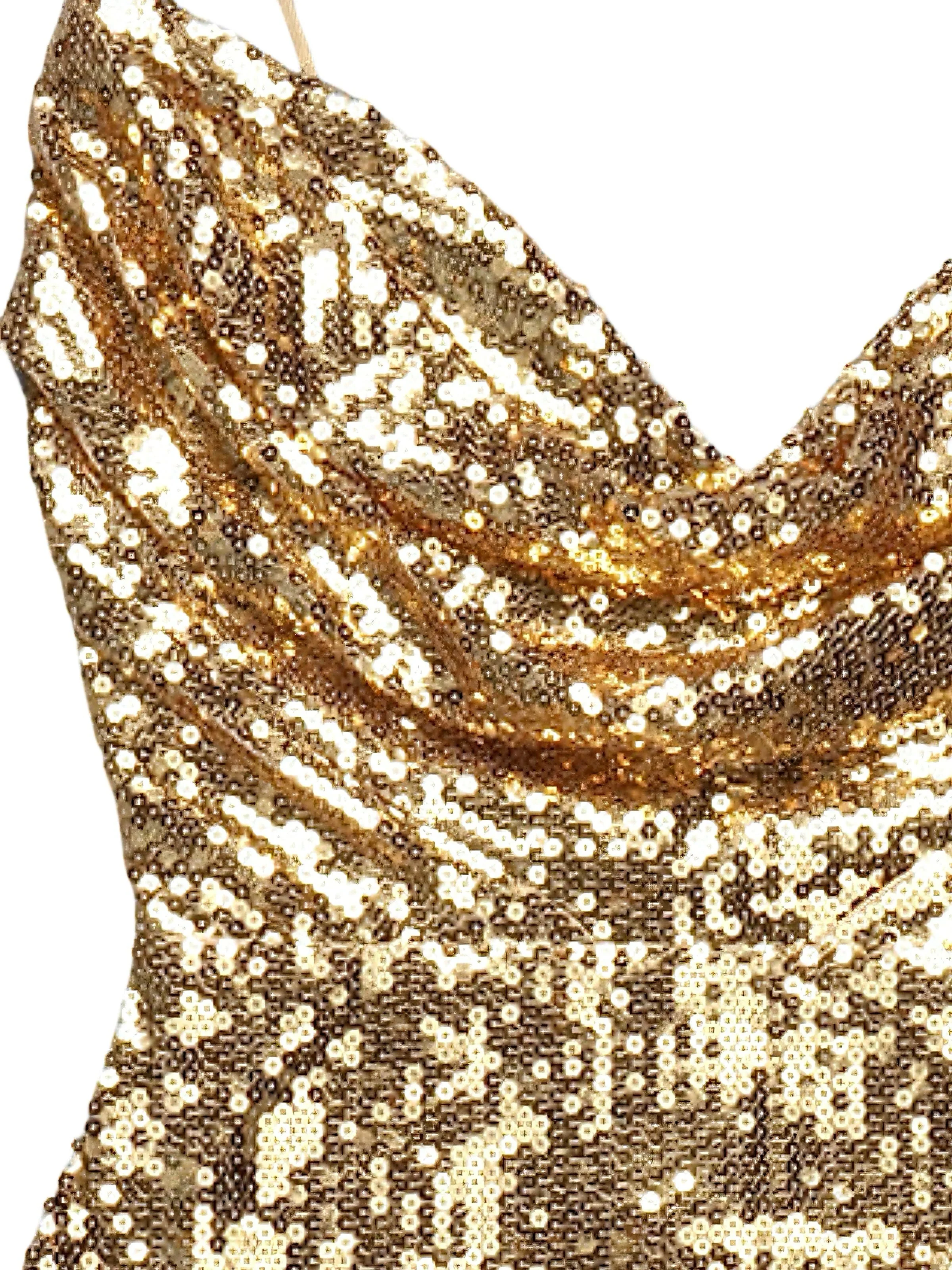 Robe de soirée courte à paillettes dorées années 1970 - Image 4