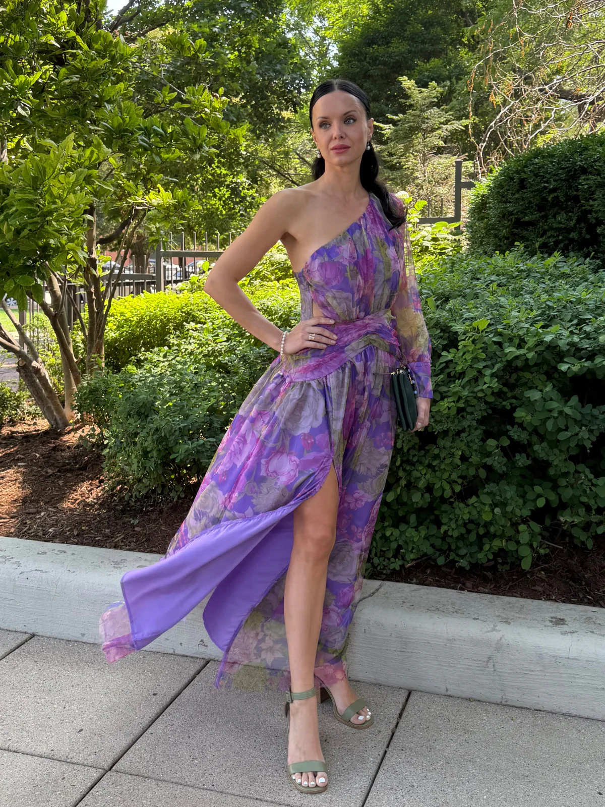 Robe de soirée violette une épaule en résille ornée de fleurs 3D années 1930 - Image 2