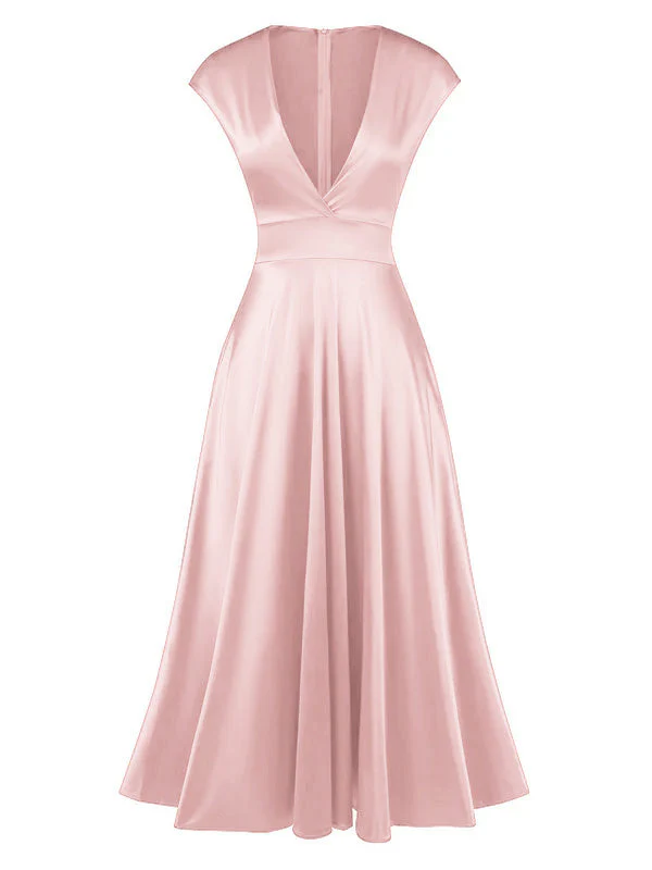 Robe en satin col en V profond rose des années 1950