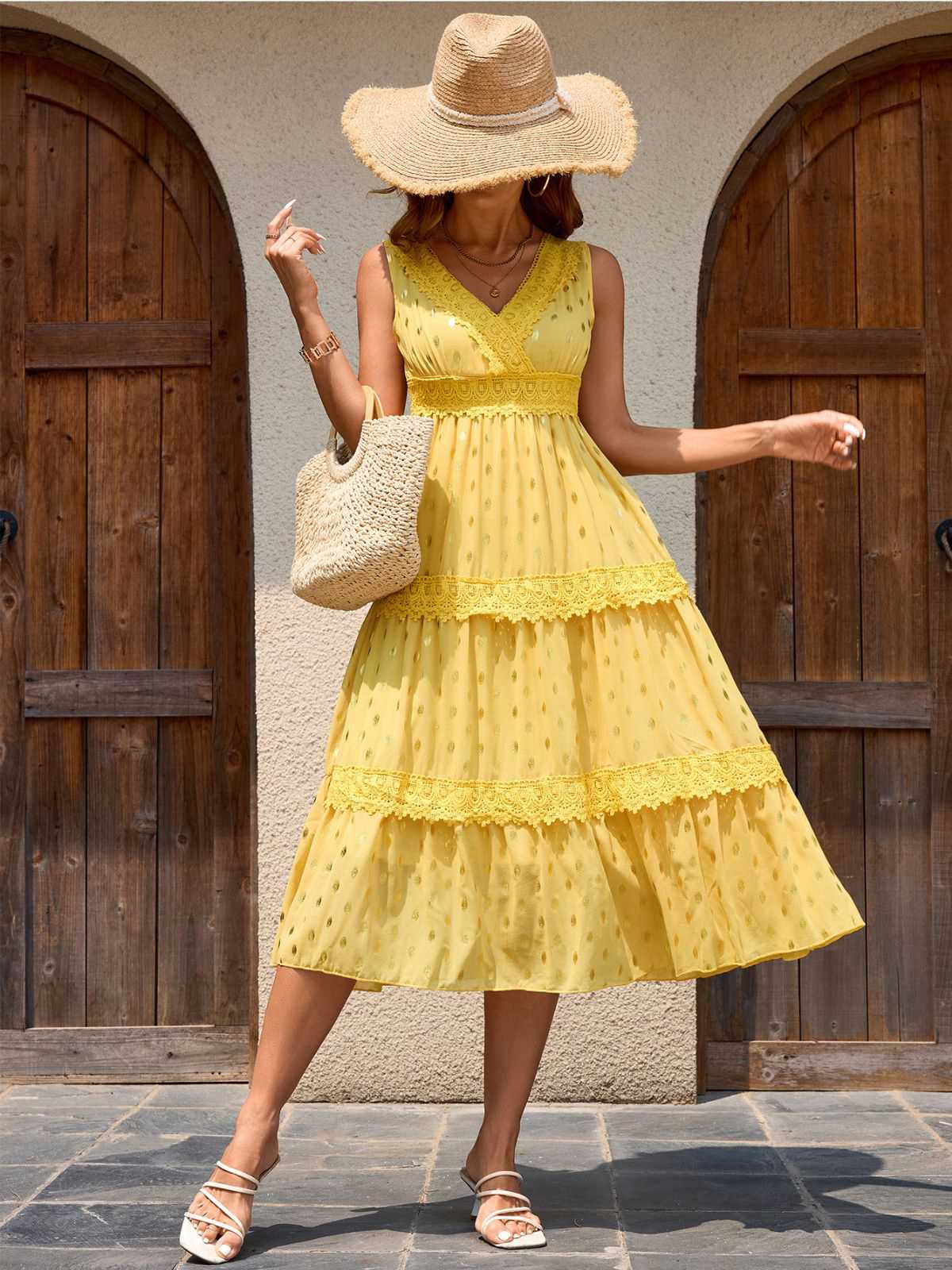 Robe jaune à pois et dentelle patchwork des années 1950 - Image 4