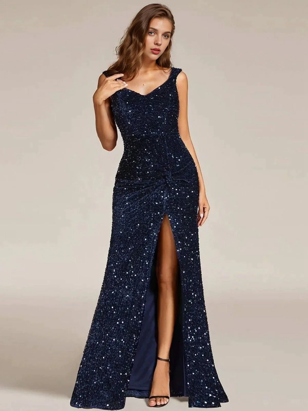Robe longue fendue en velours bleu à sequins des années 1920 - Image 2