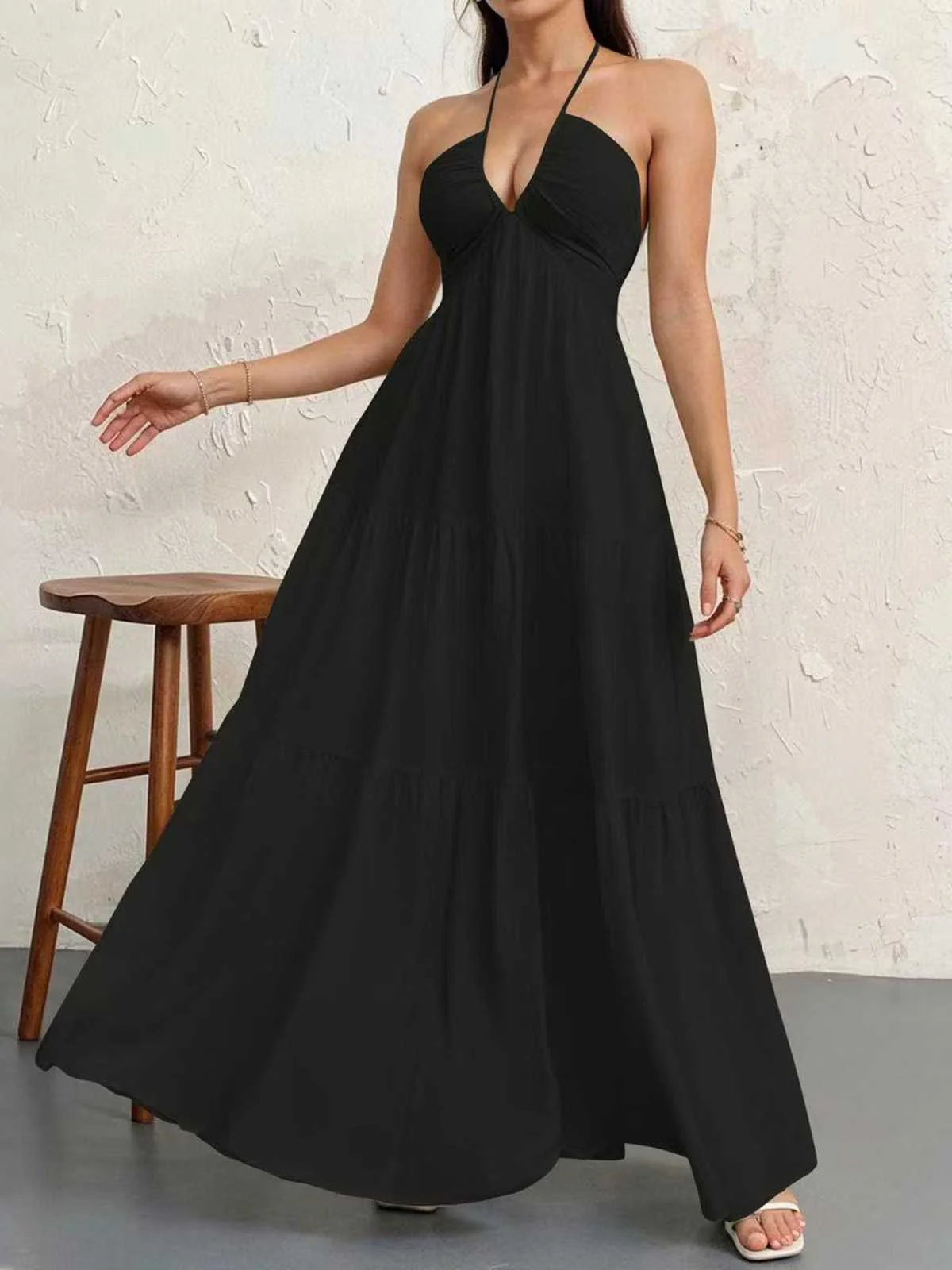 Robe longue unie dos nu décolleté V et encolure américaine années 30 - Image 18