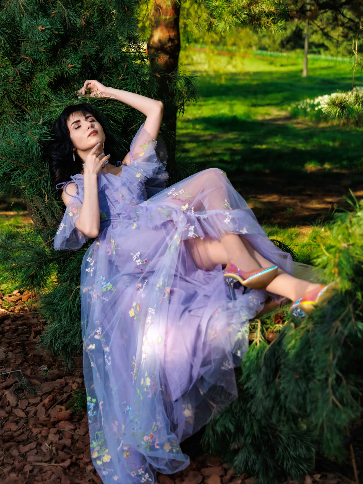 Robe longue violette fendue tulle fleurs 1970s - Image 4