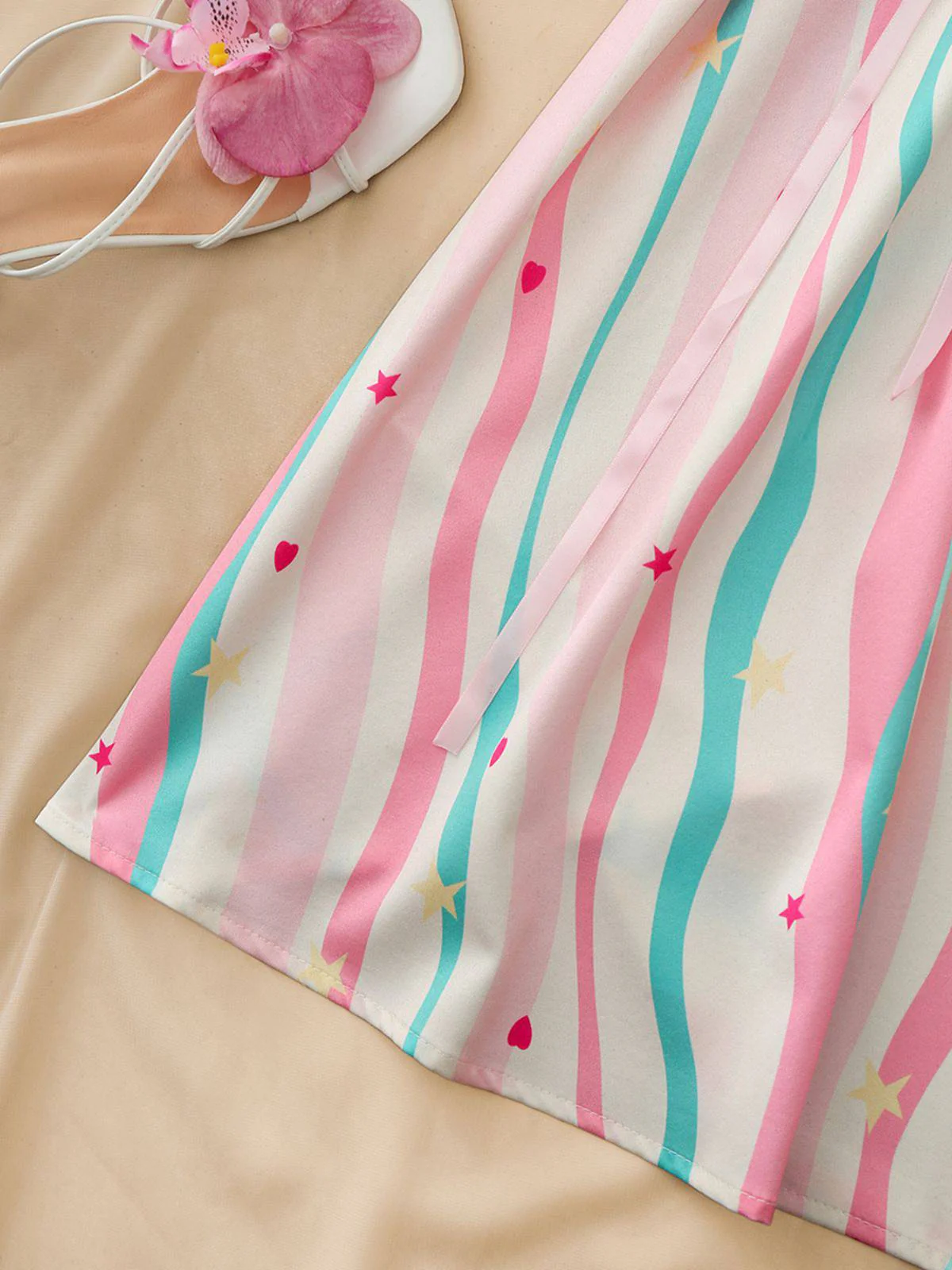 Robe Midi Bretelles Fleur Rose Années 1950 - Image 21