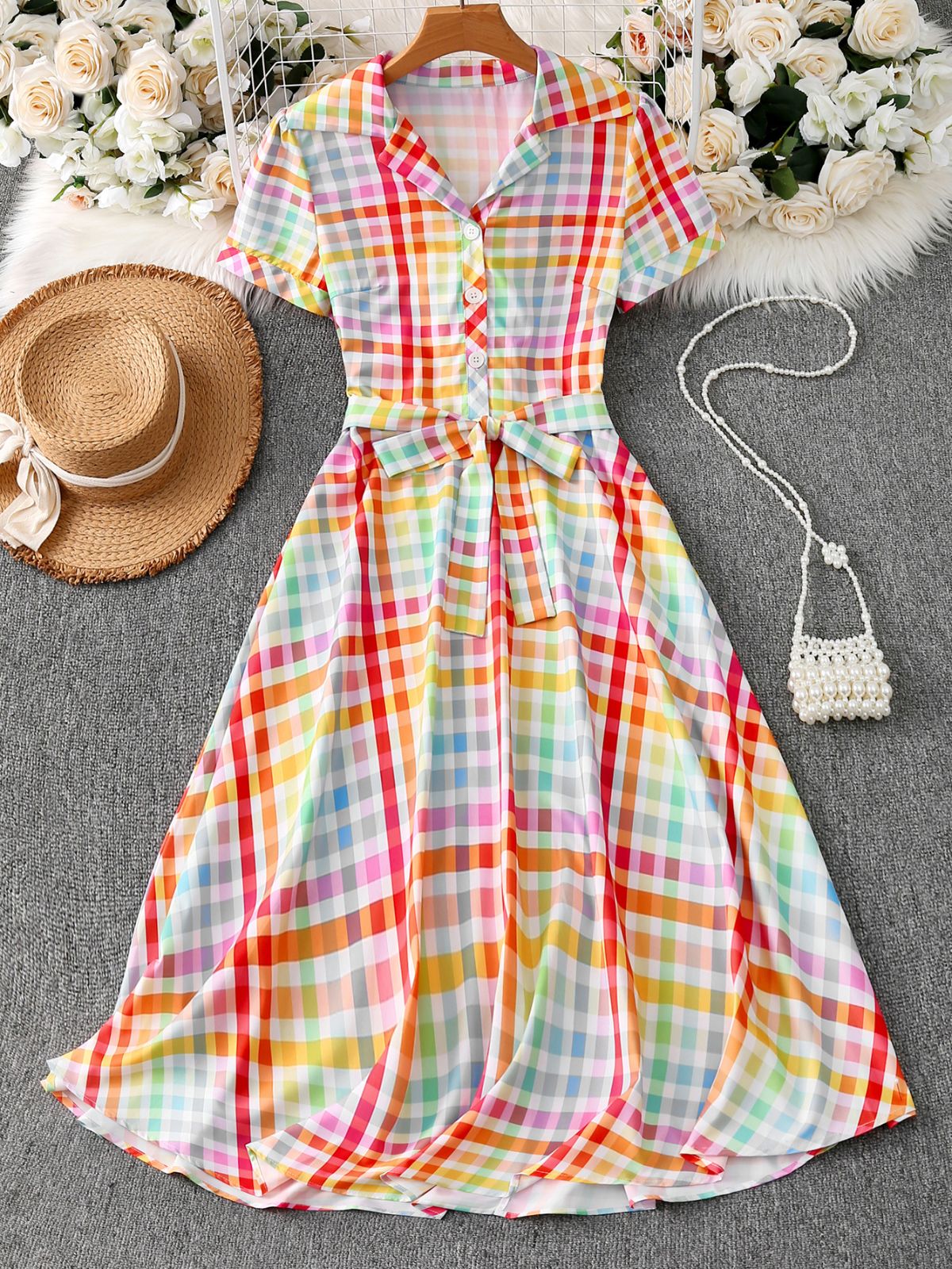 Robe multicolore carreaux revers et manches courtes années 1940 - Image 3