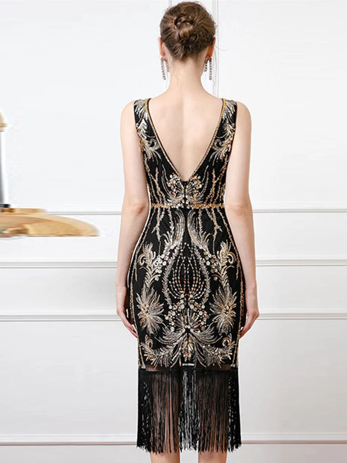 Robe noire sans manches à paillettes style années 1920 - Image 4