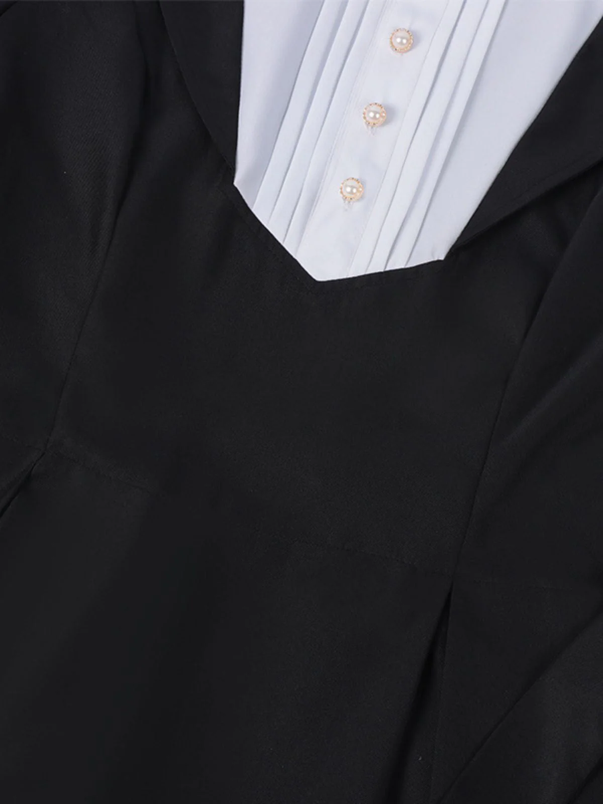 Robe noire style nonne avec collier croisé des années 1940 - Image 3