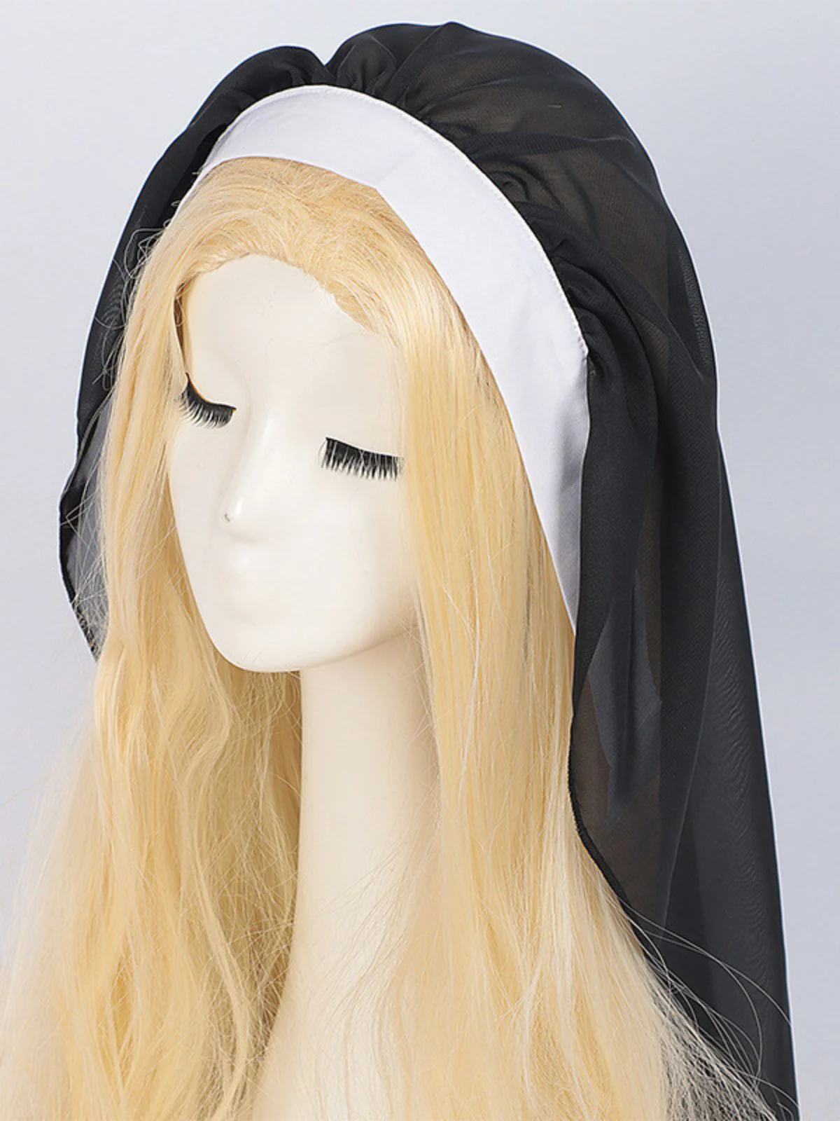 Robe noire style nonne avec collier croisé des années 1940 - Image 5