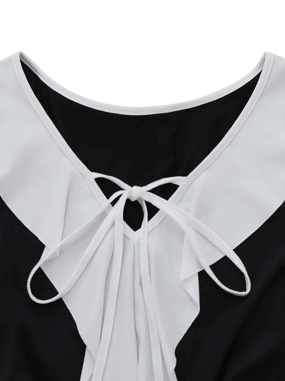 Robe péplum à volants noire et blanche années 1960 - Image 4
